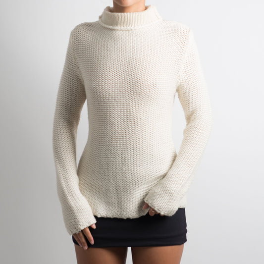 CREAM KNIT SWEATER