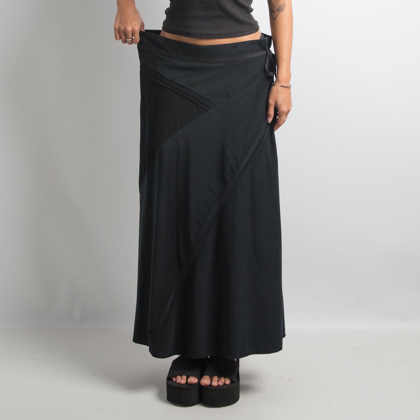 CORDUROY LONGLINE SKIRT