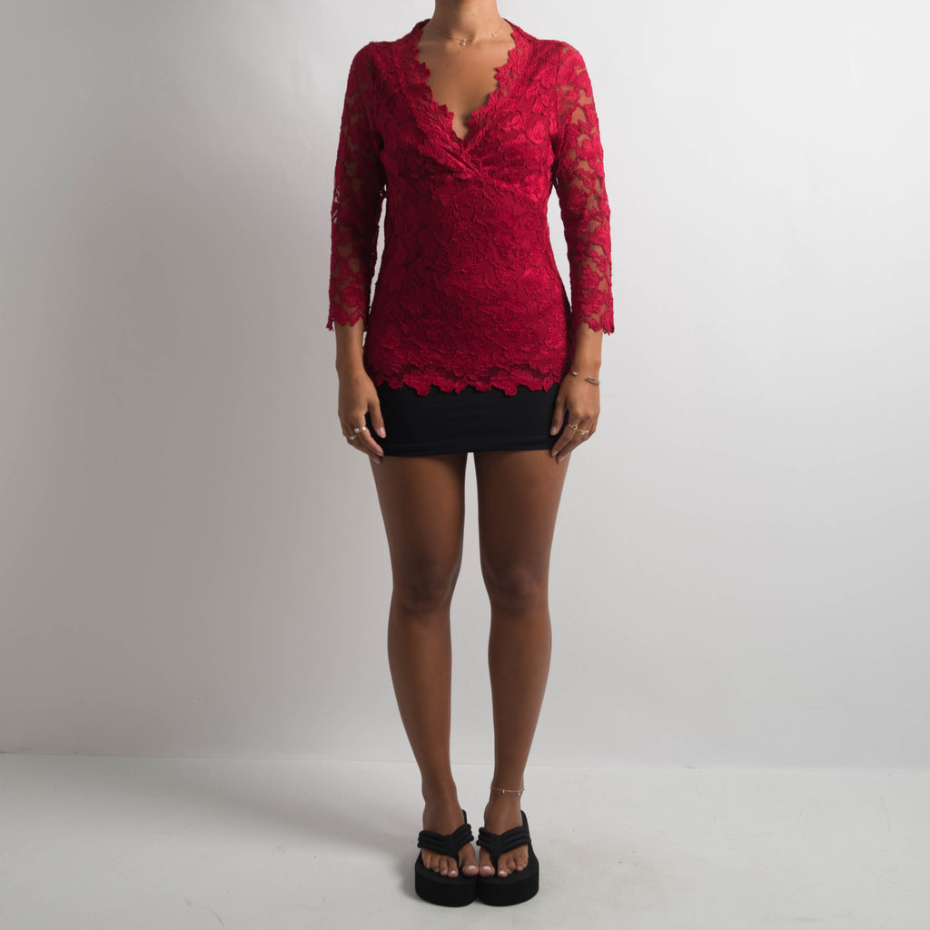 RED LACE LONG SLEEVE TOP