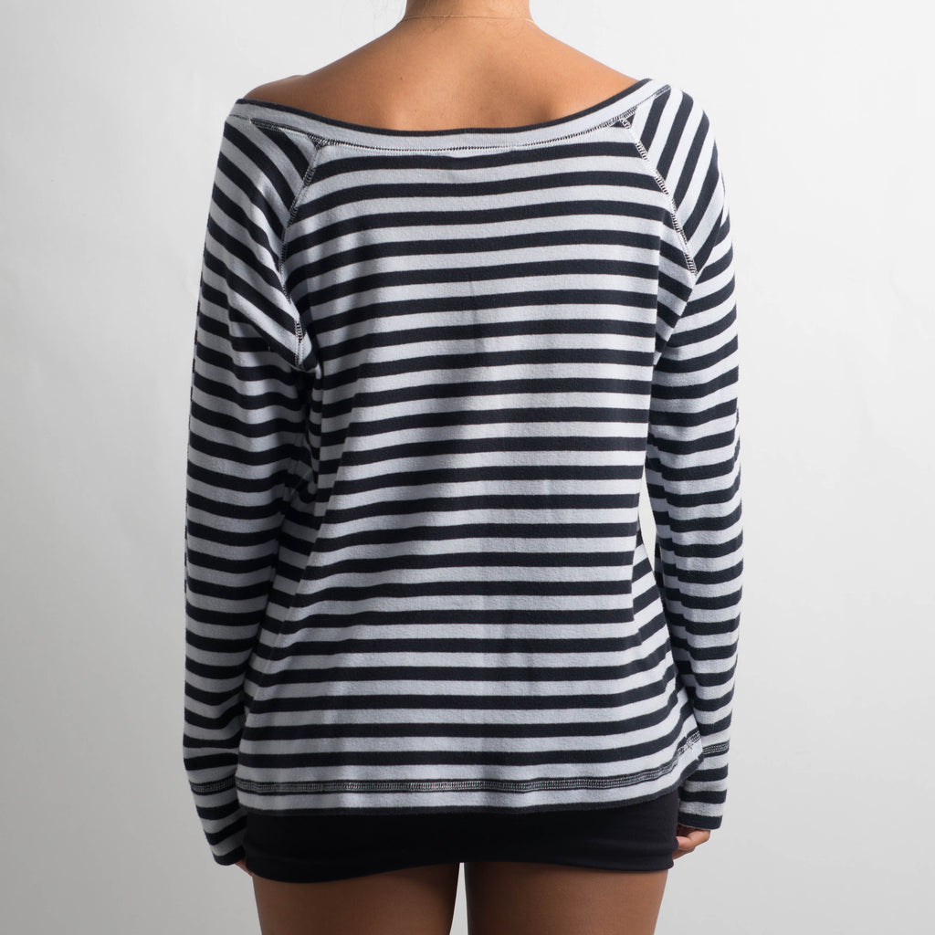 NAVY STRIPE LONG SLEEVE TOP