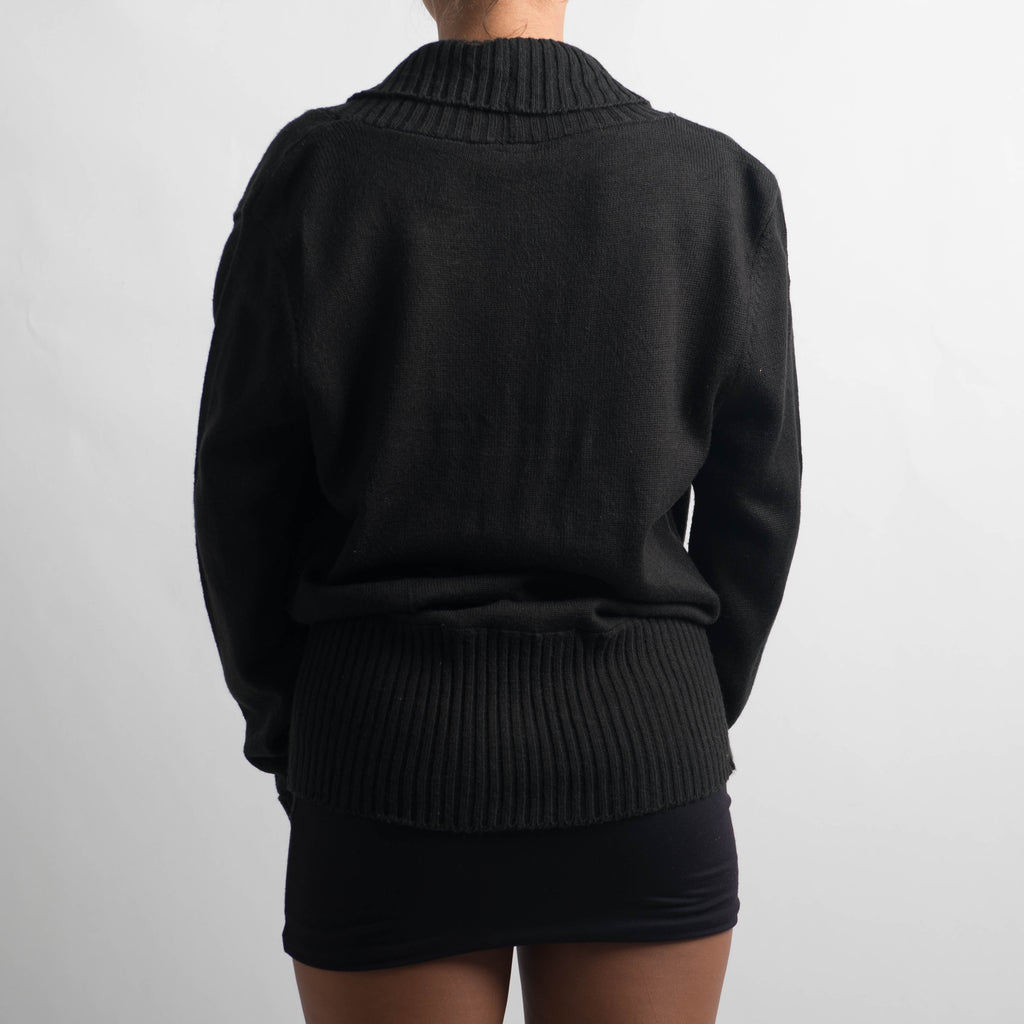 BLACK BUCKLE KNIT SWEATER