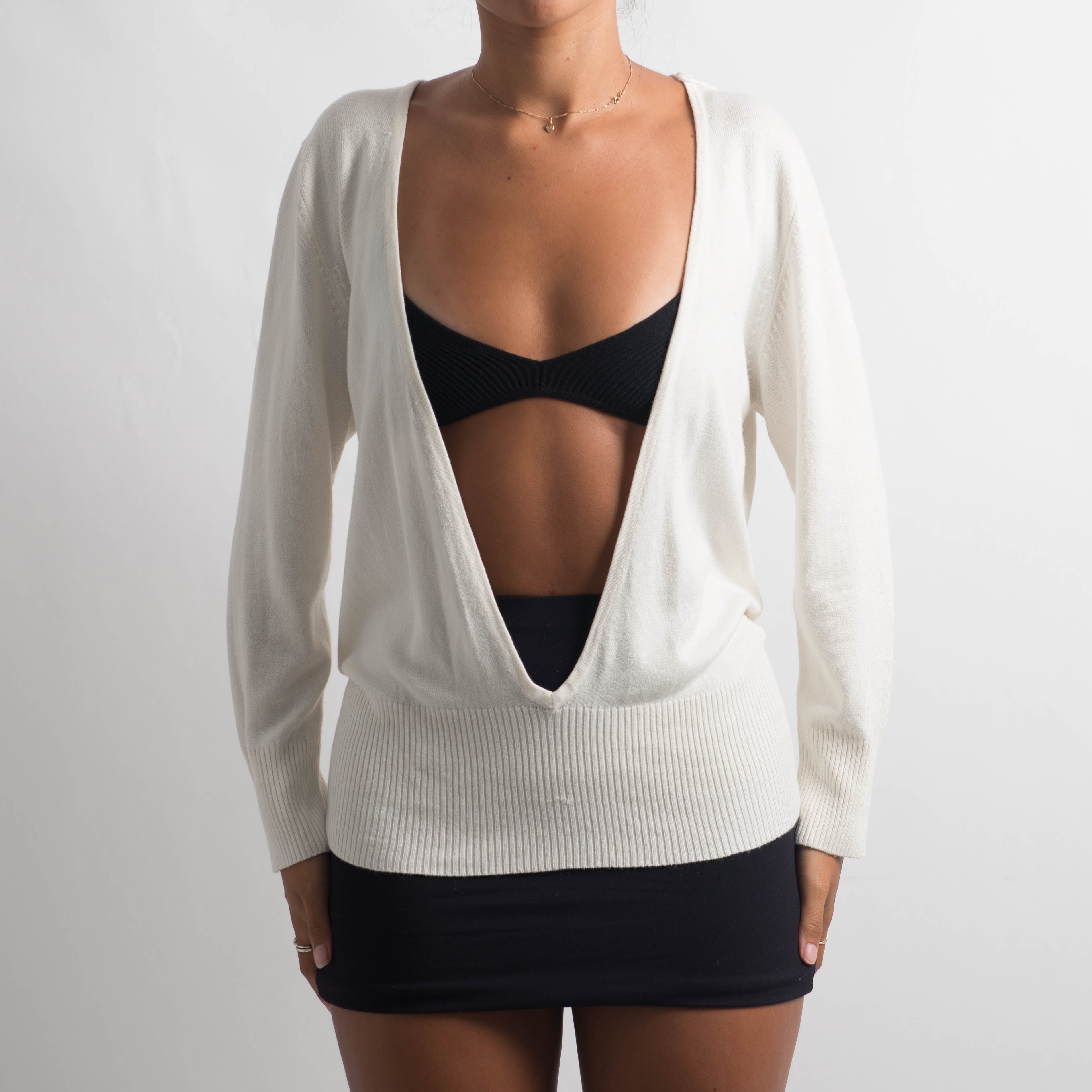 OFF WHITE V NECK KNIT TOP