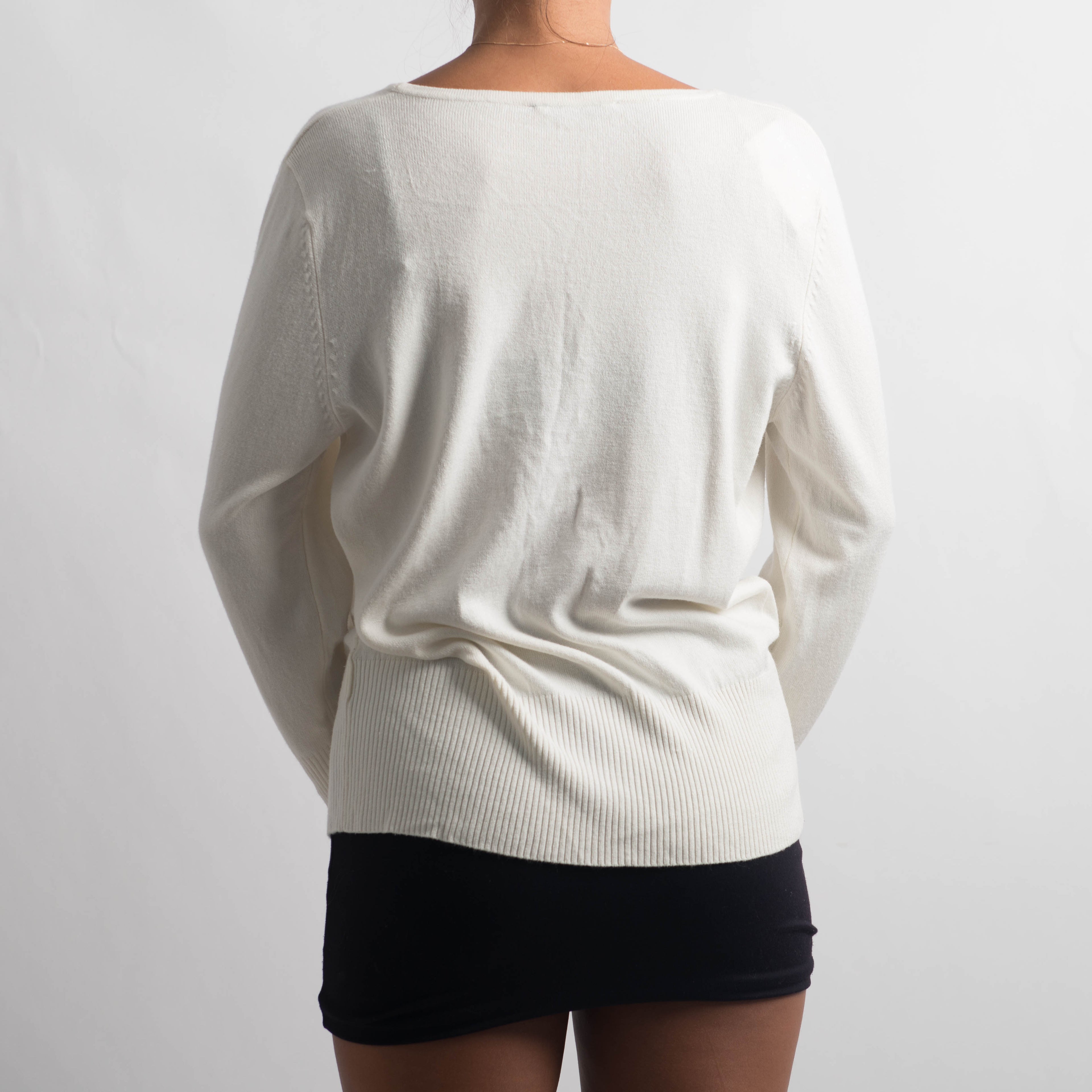 OFF WHITE V NECK KNIT TOP