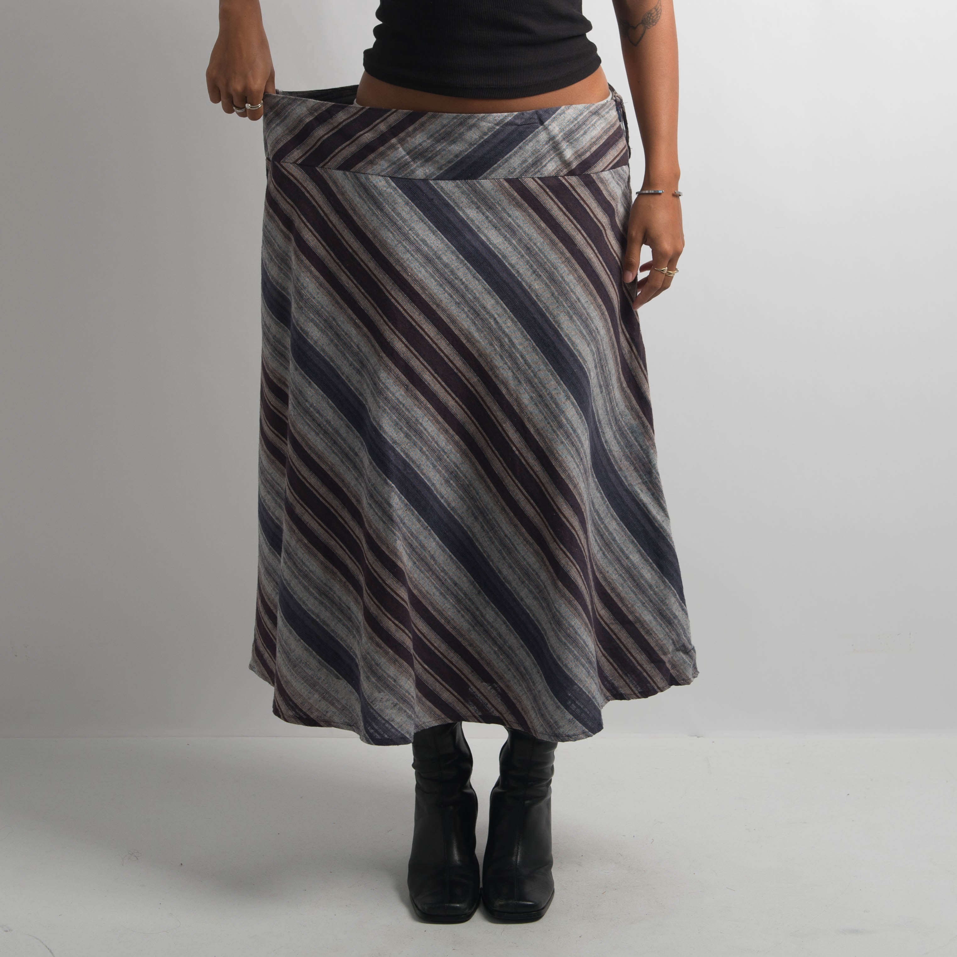 NAVY STRIPE MIDI SKIRT