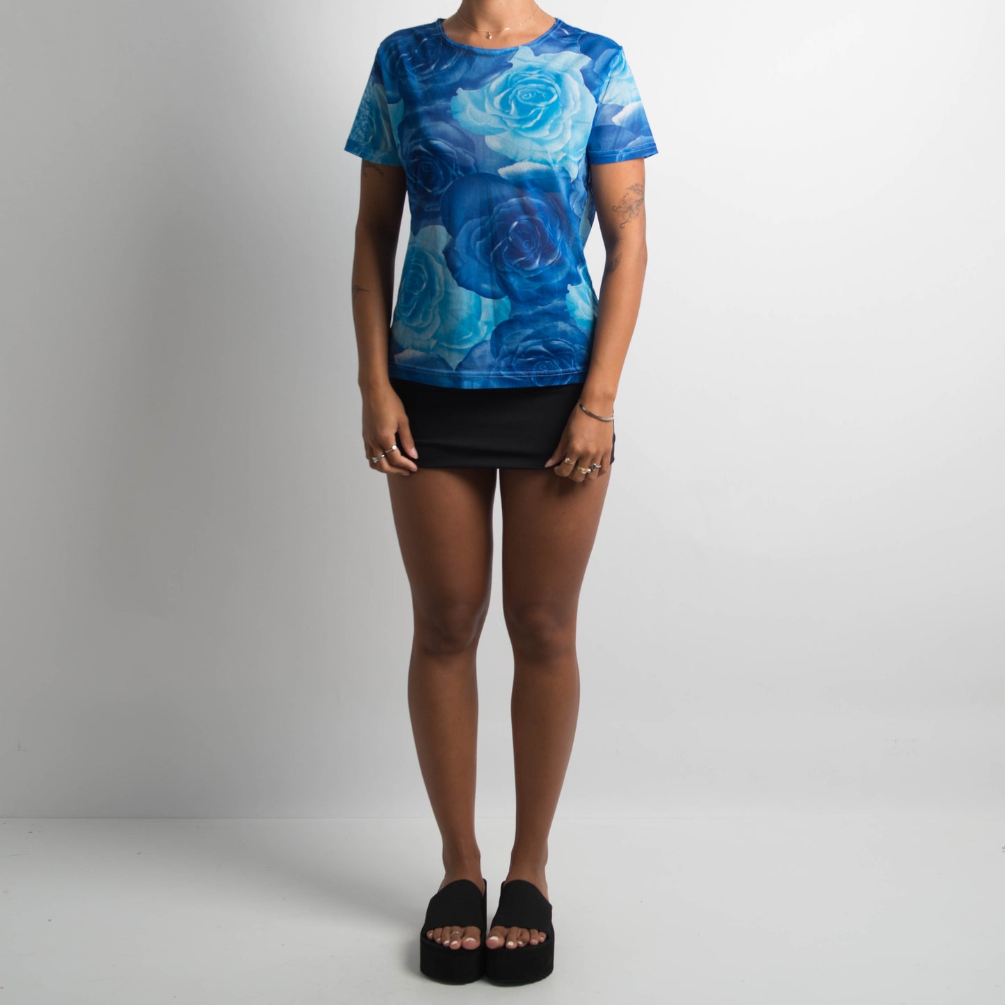 BLUE FLORAL MESH TEE