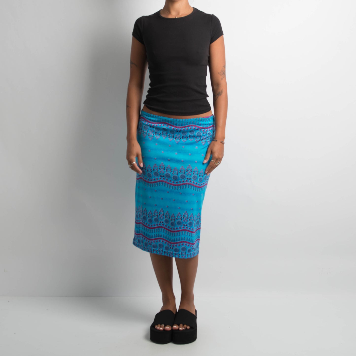 BLUE PATTERNED MIDI SKIRT