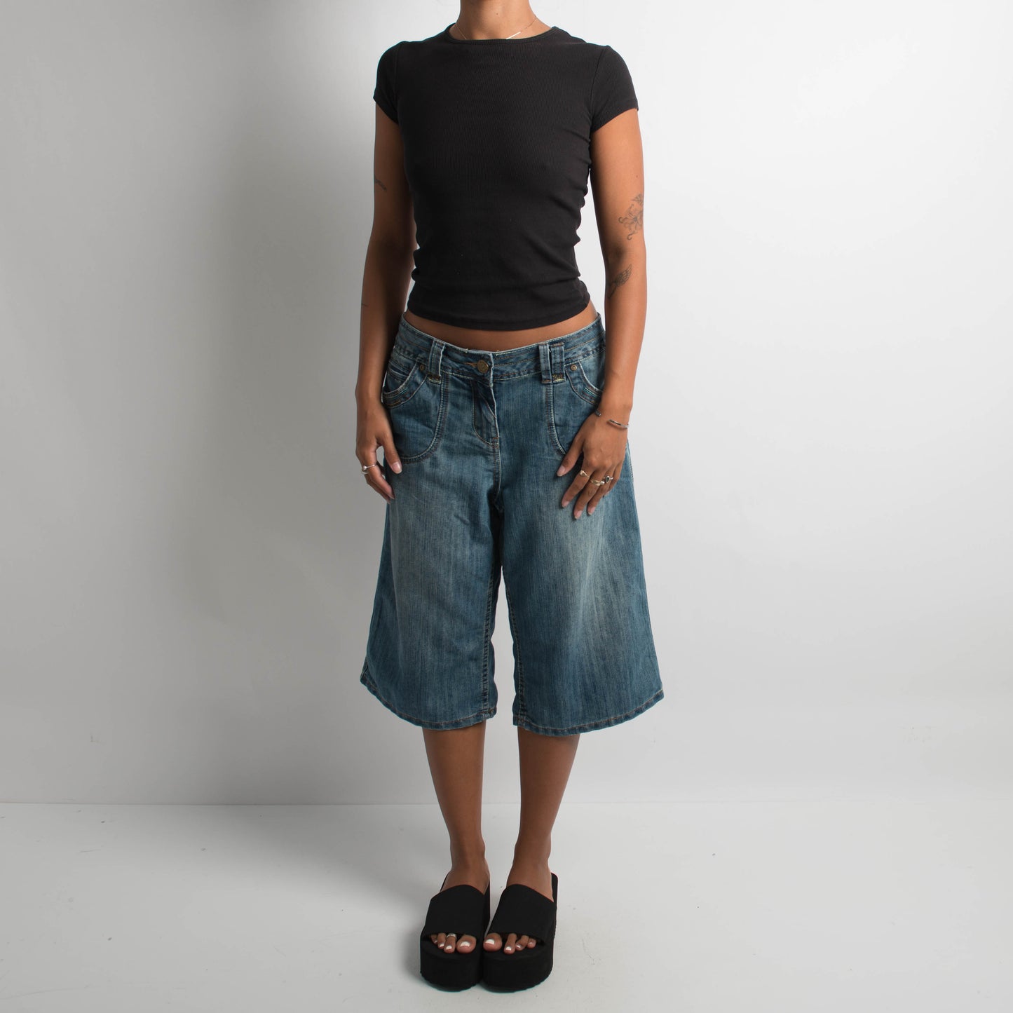 LONGLINE DENIM JORTS