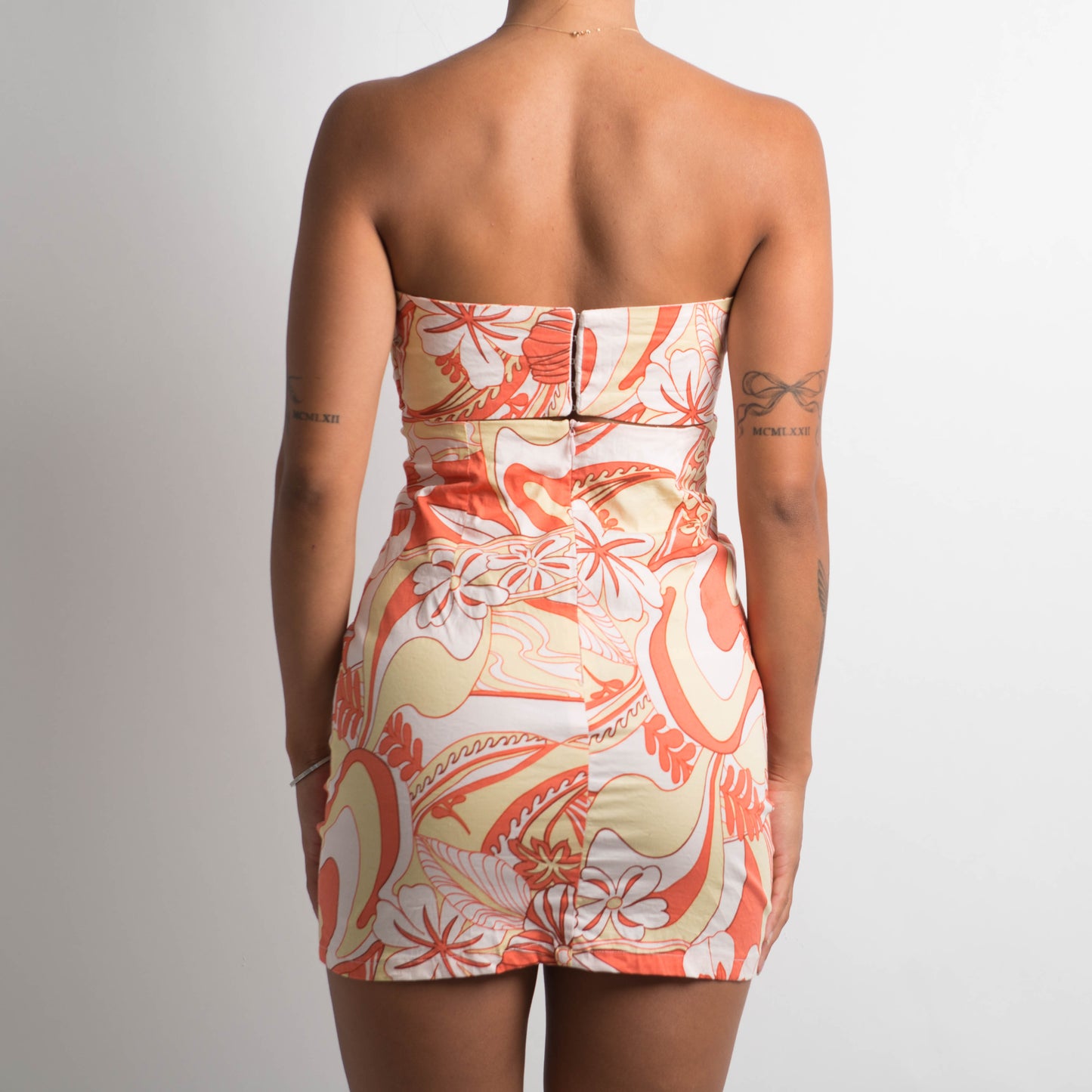 STRAPLESS PATTERNED MINI DRESS