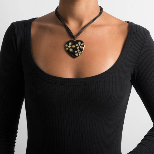 BLACK HEART NECKLACE