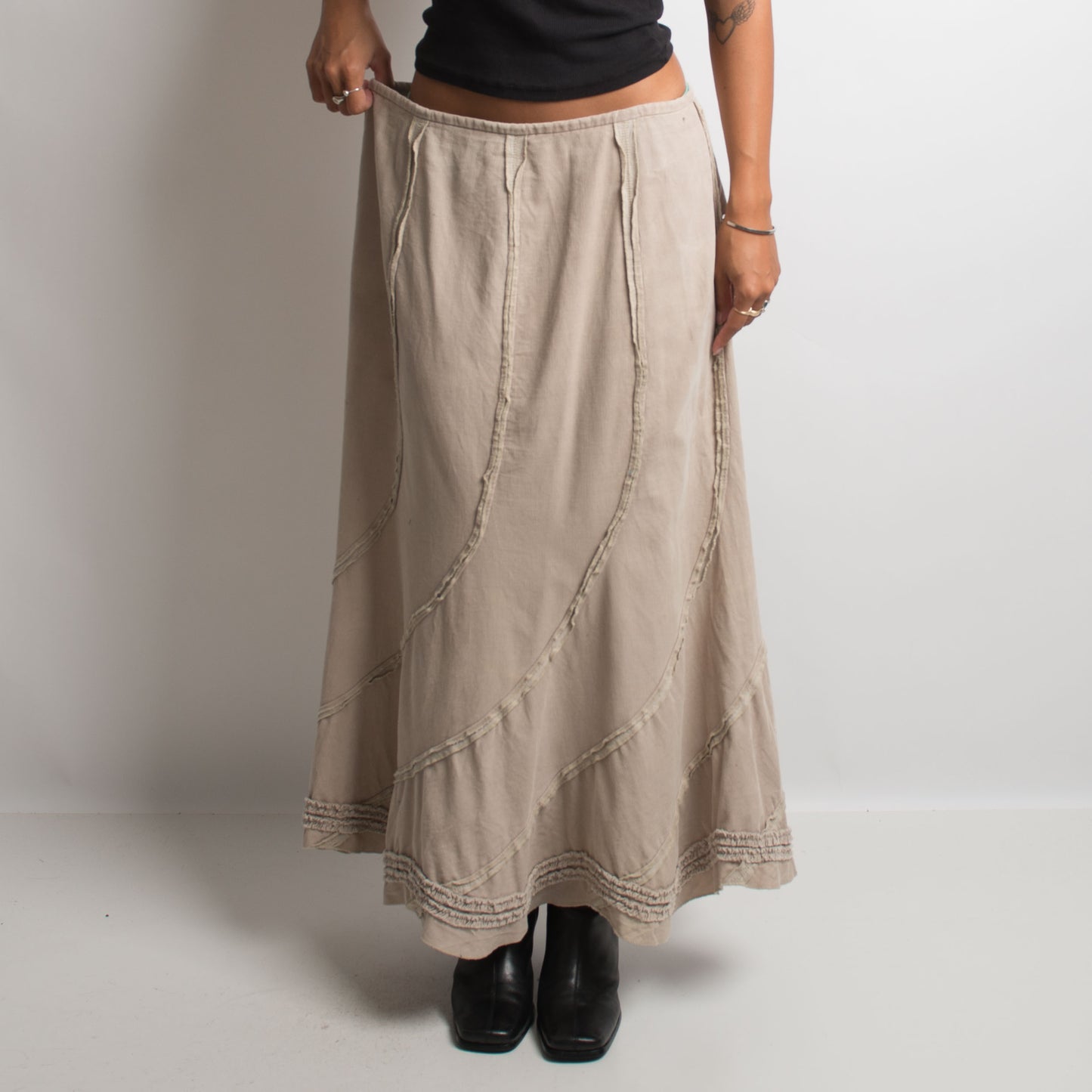 BEIGE LONGLINE SKIRT