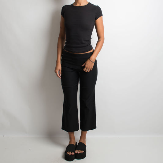 BLACK BOOTCUT CAPRI PANTS