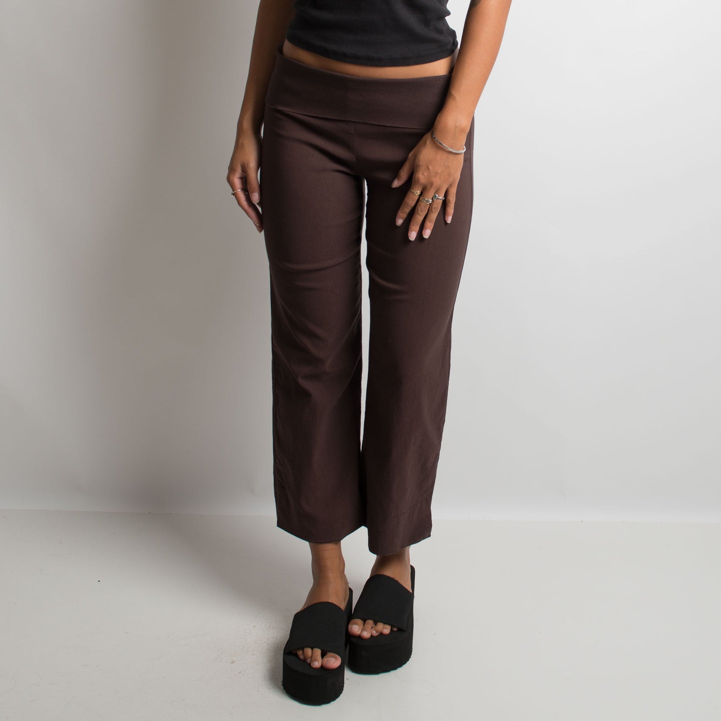 BROWN BOOTCUT CAPRI PANTS