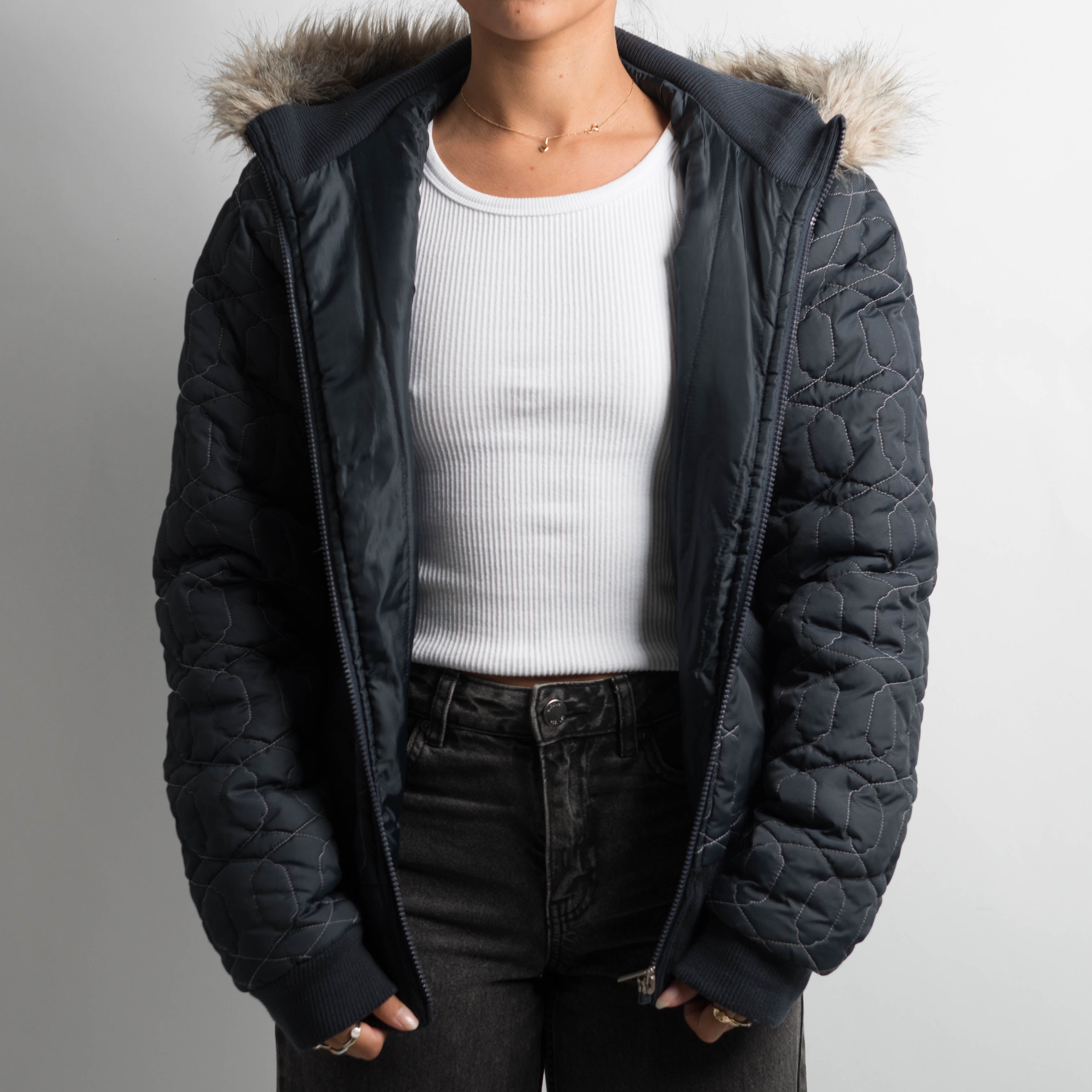 NAVY EMROIDERED PUFFER JACKET
