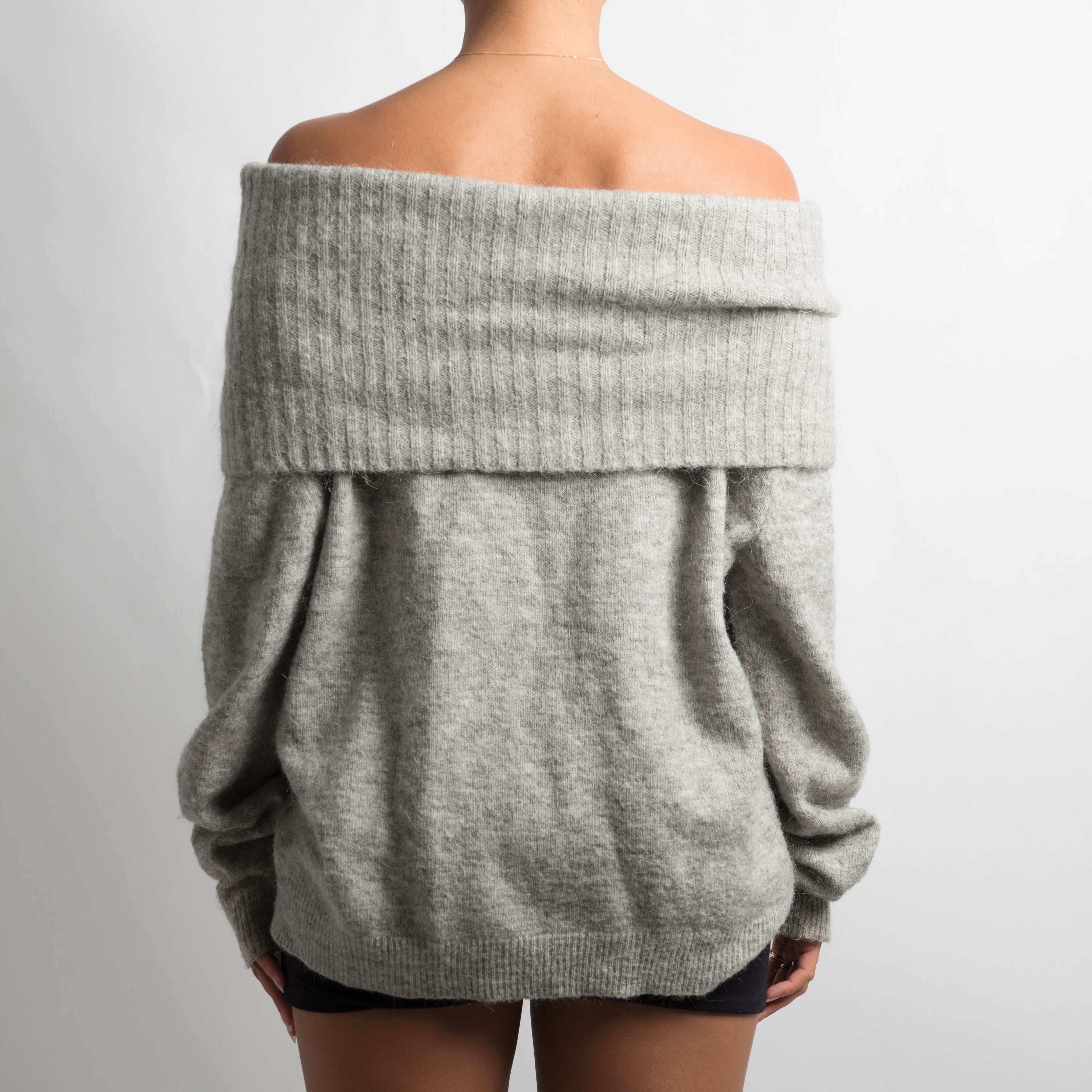 GREY OFF THE SHOULDER KNIT
