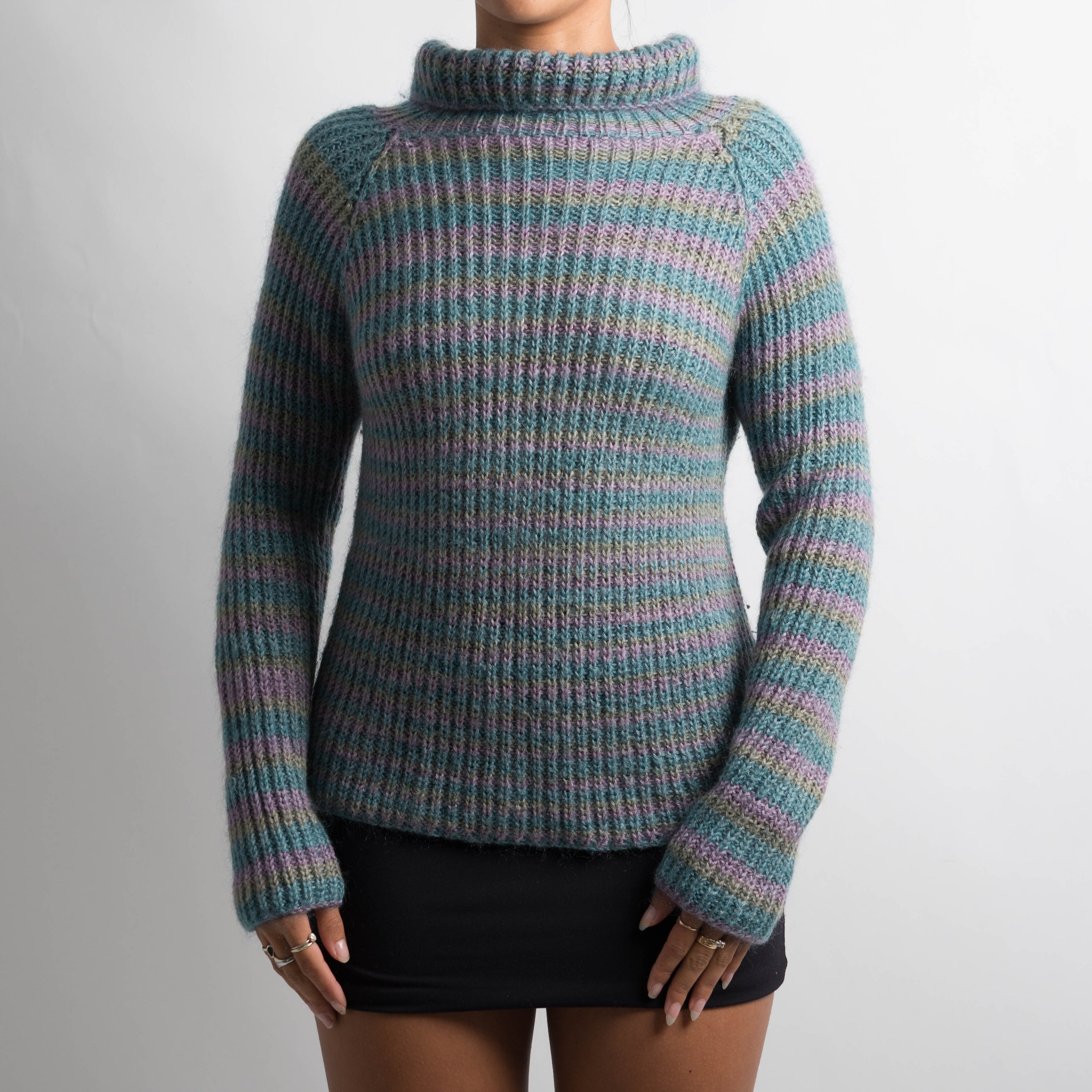 STRIPED TURTLENECK KNIT SWEATER