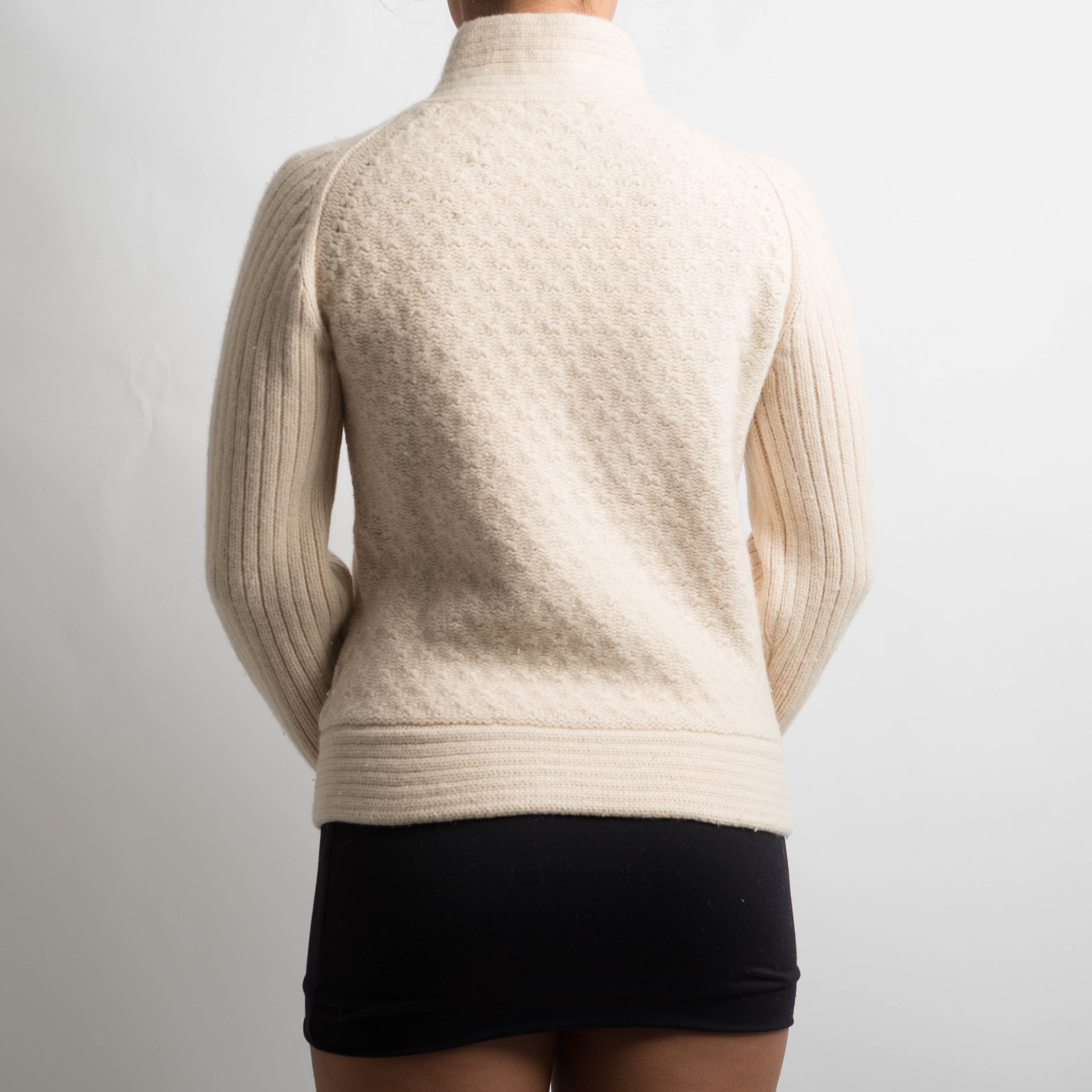 CREAM TEXTURED KNIT SWEATER