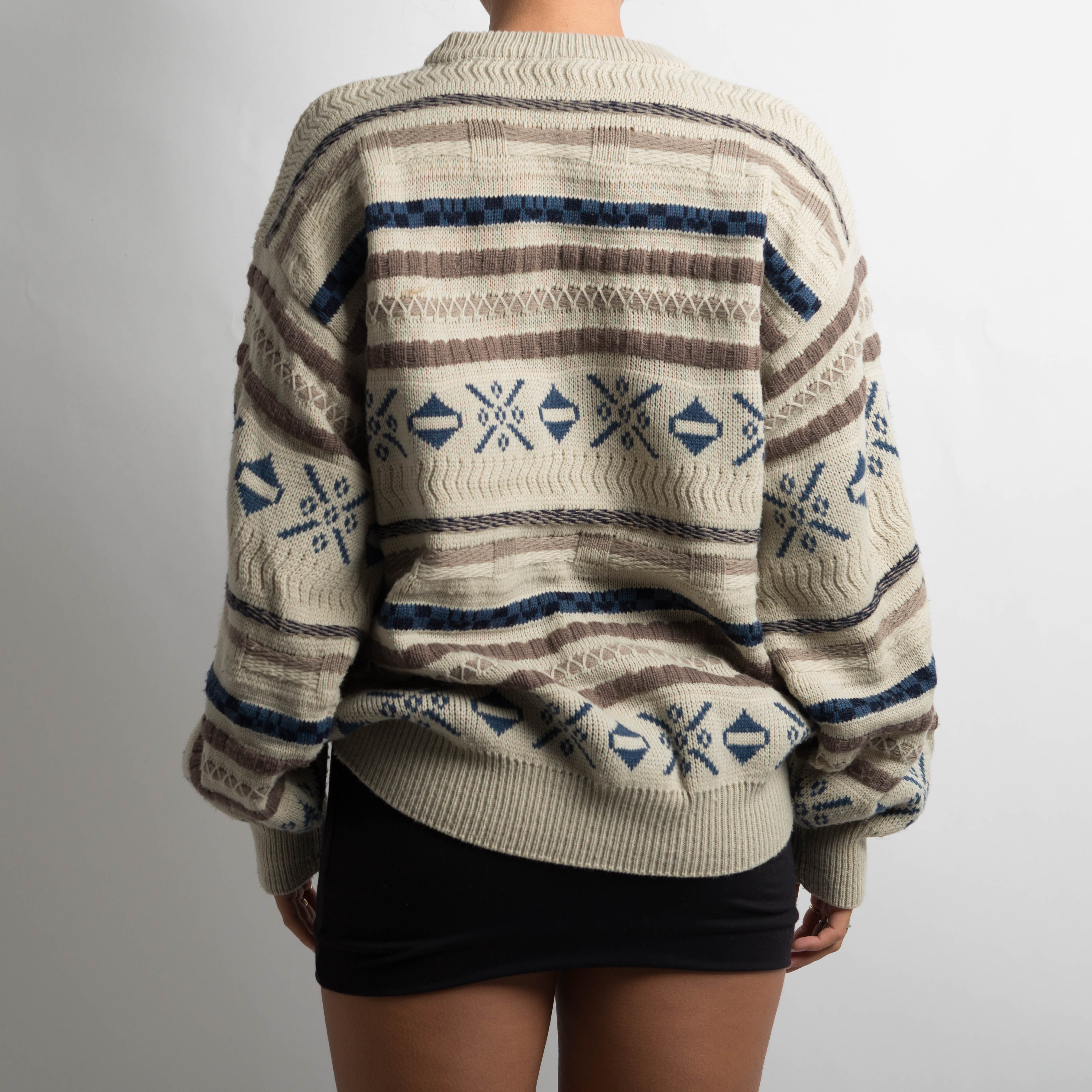 PATTERNED KNIT SWEATER