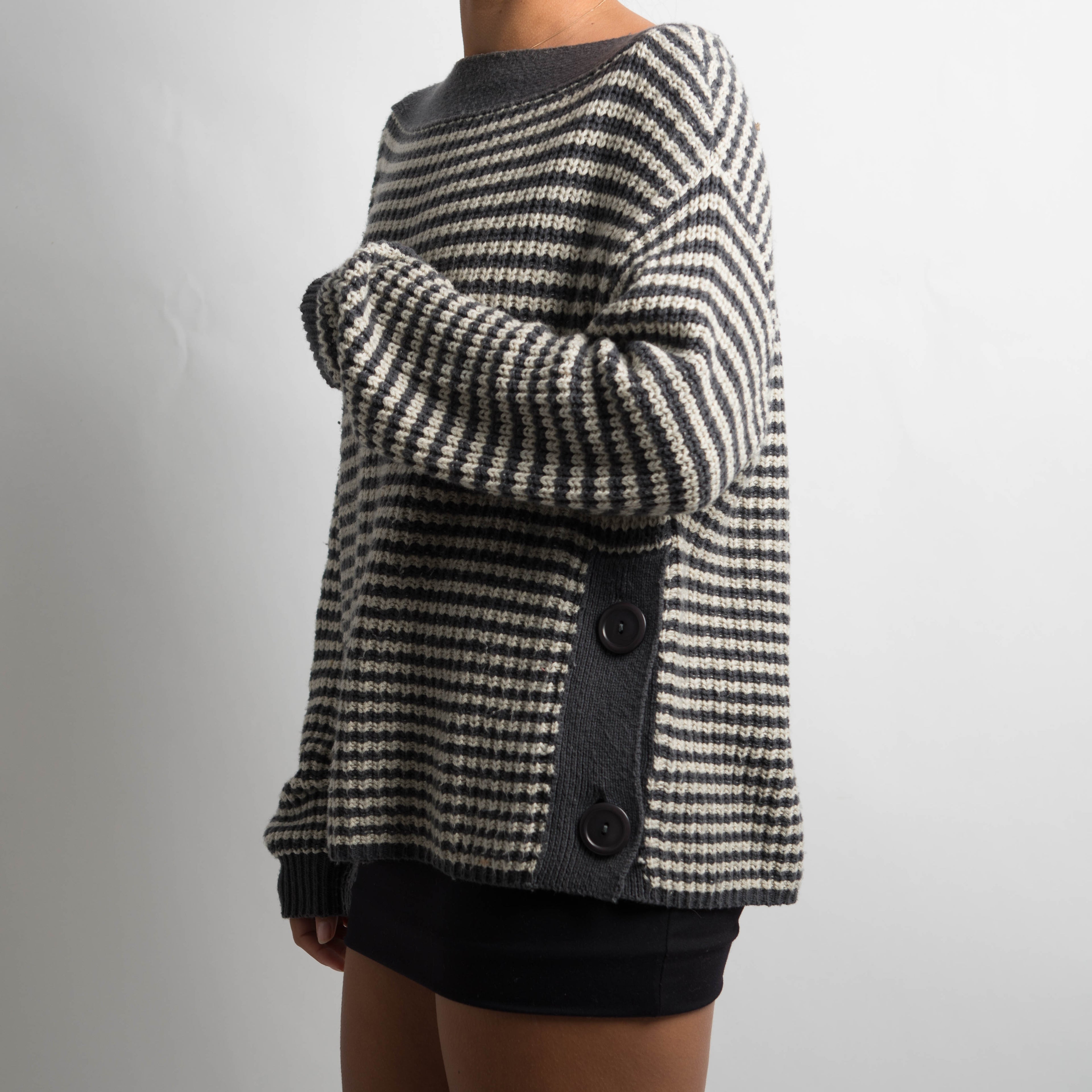 STRIPED WOOL KNIT SWEATER