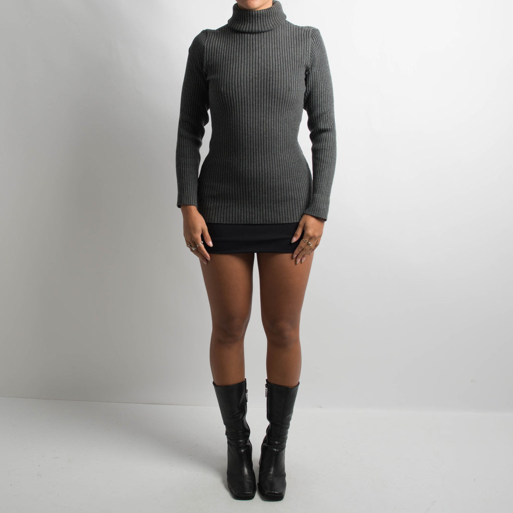 GREY TURTLENECK TOP