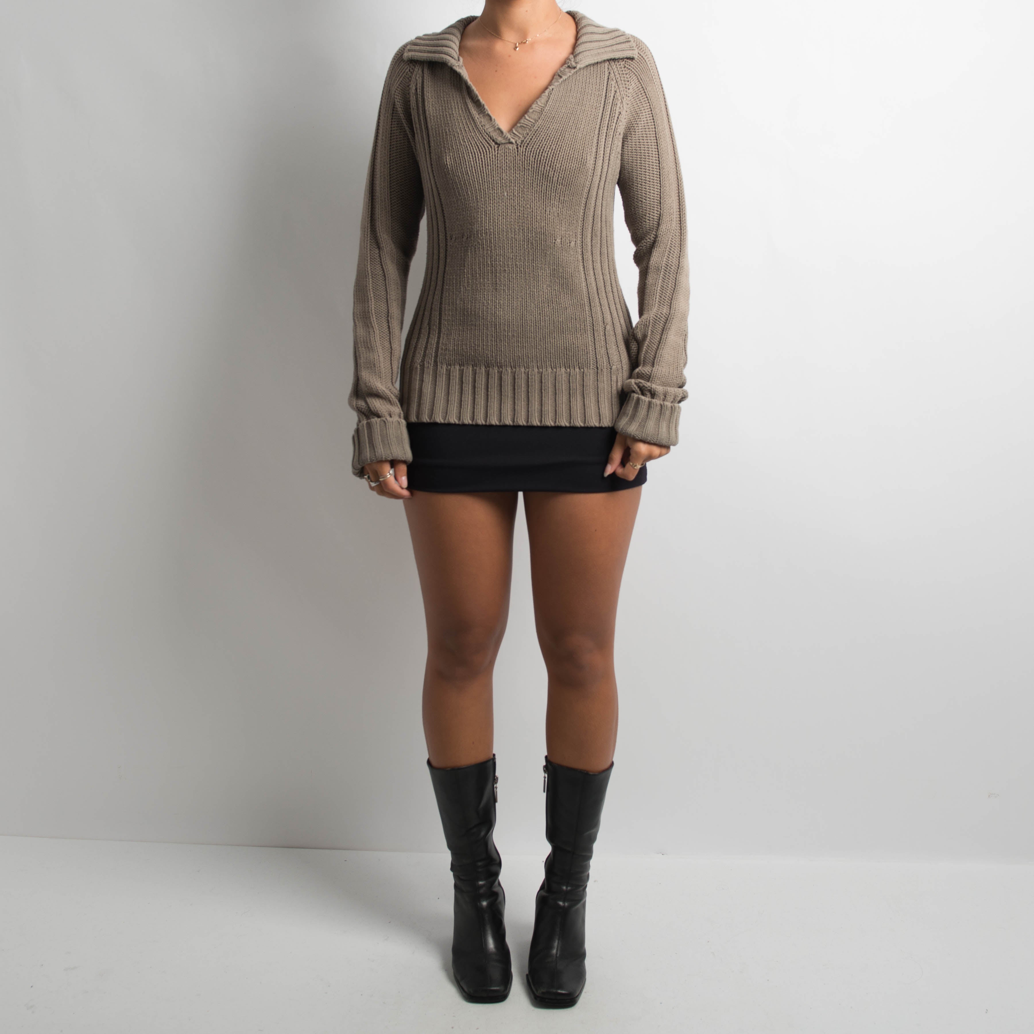 KHAKI COLLARED KNIT SWEATER