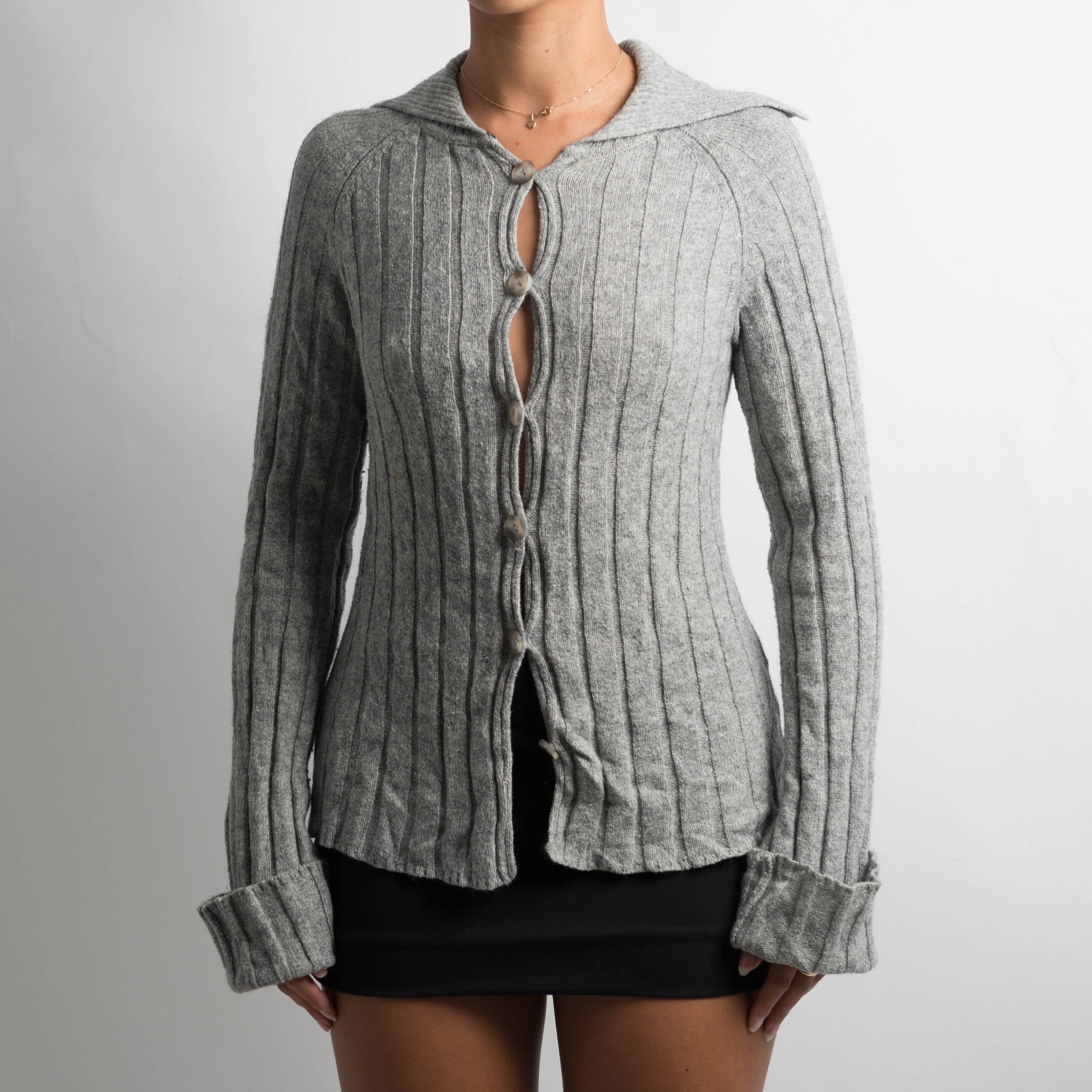 GREY RIBBED WOOL CARDIGAN
