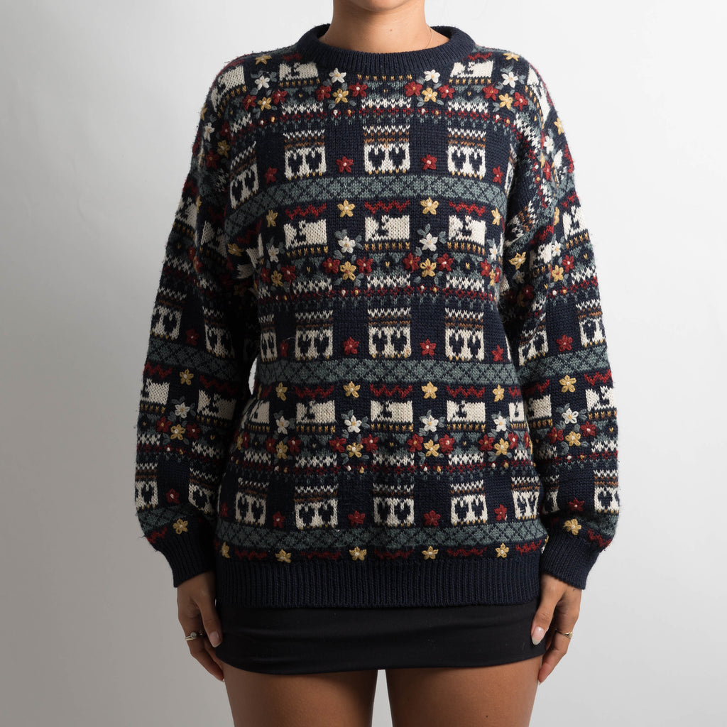 NAVY PATTERNED KNIT SWEATER