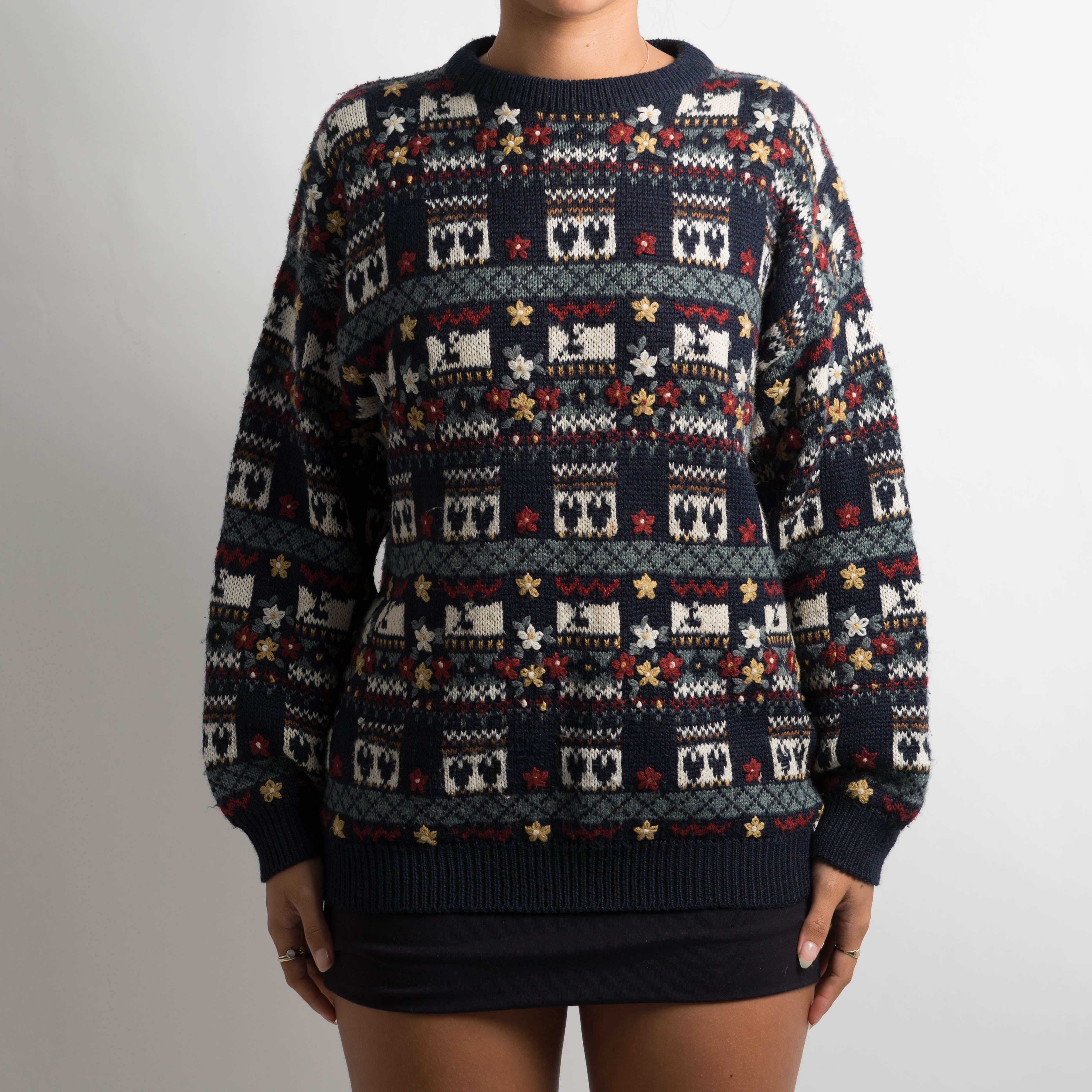 NAVY PATTERNED KNIT SWEATER