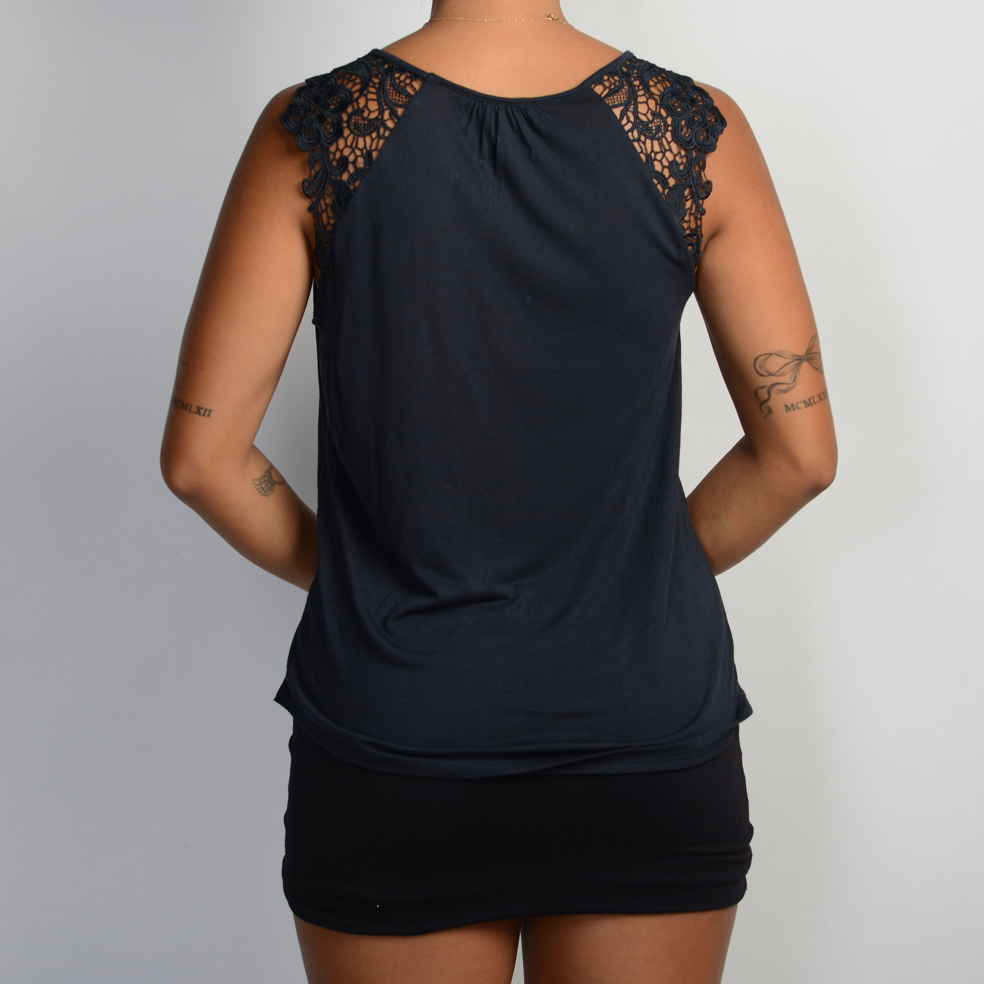 DARK NAVY SLEEVELESS TOP