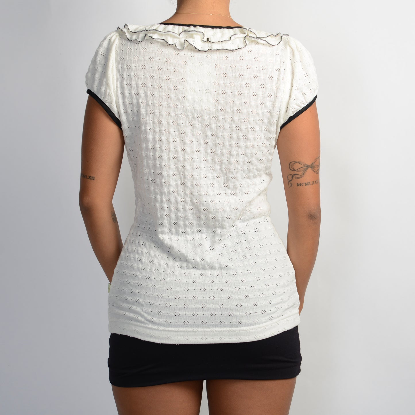 WHITE RUFFLE BLOUSE