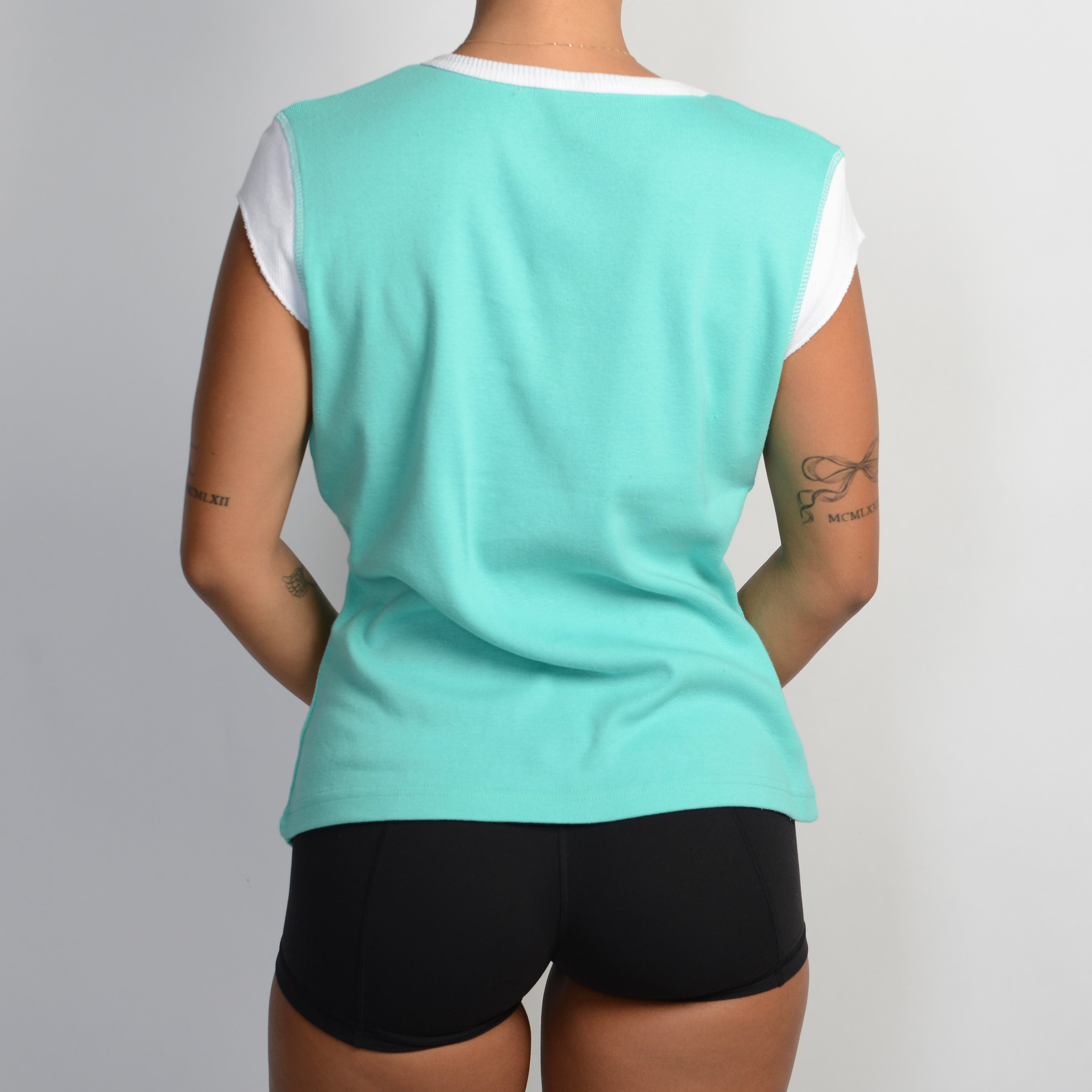 TURQUOISE RAGLAN TEE