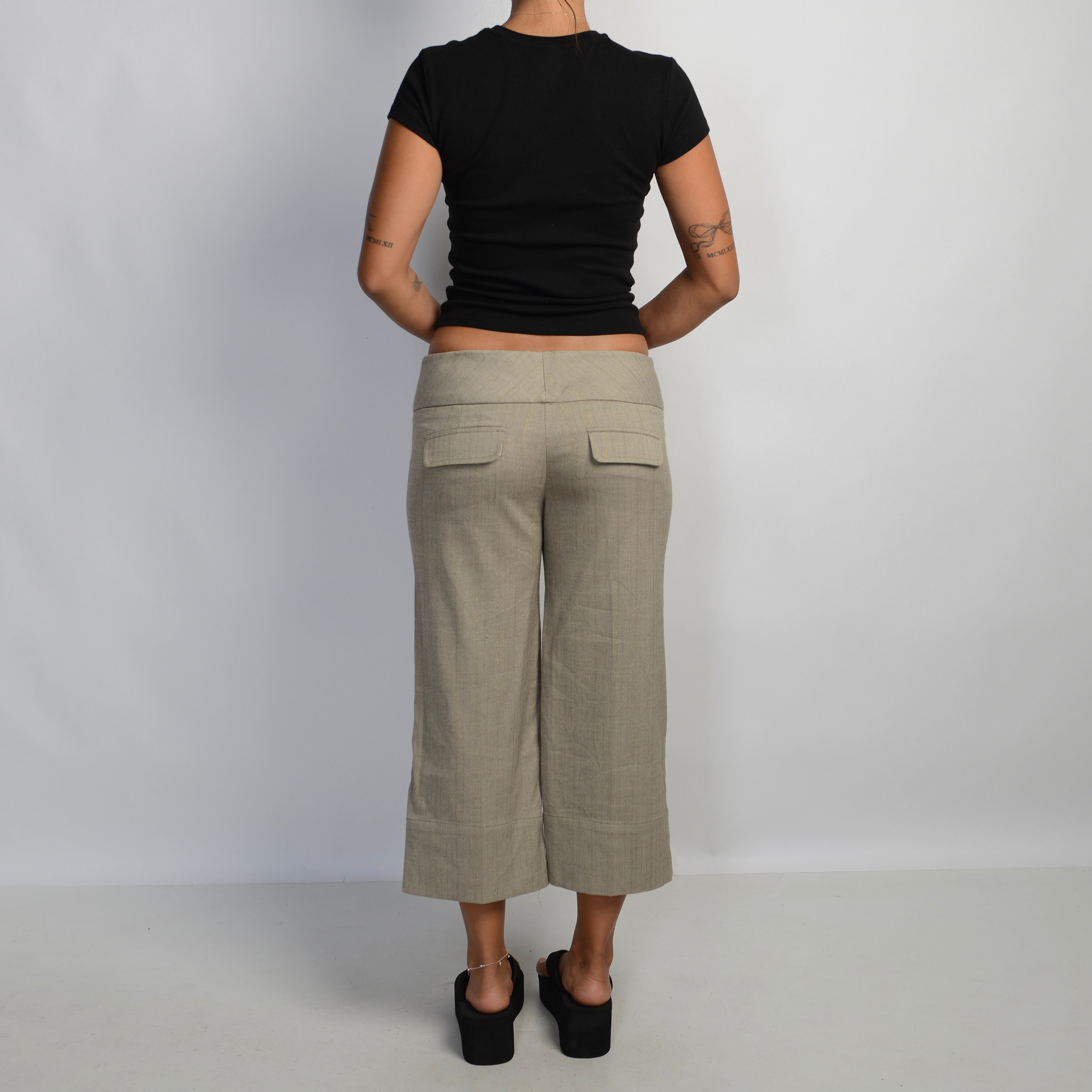 HERRINGBONE CAPRI PANTS
