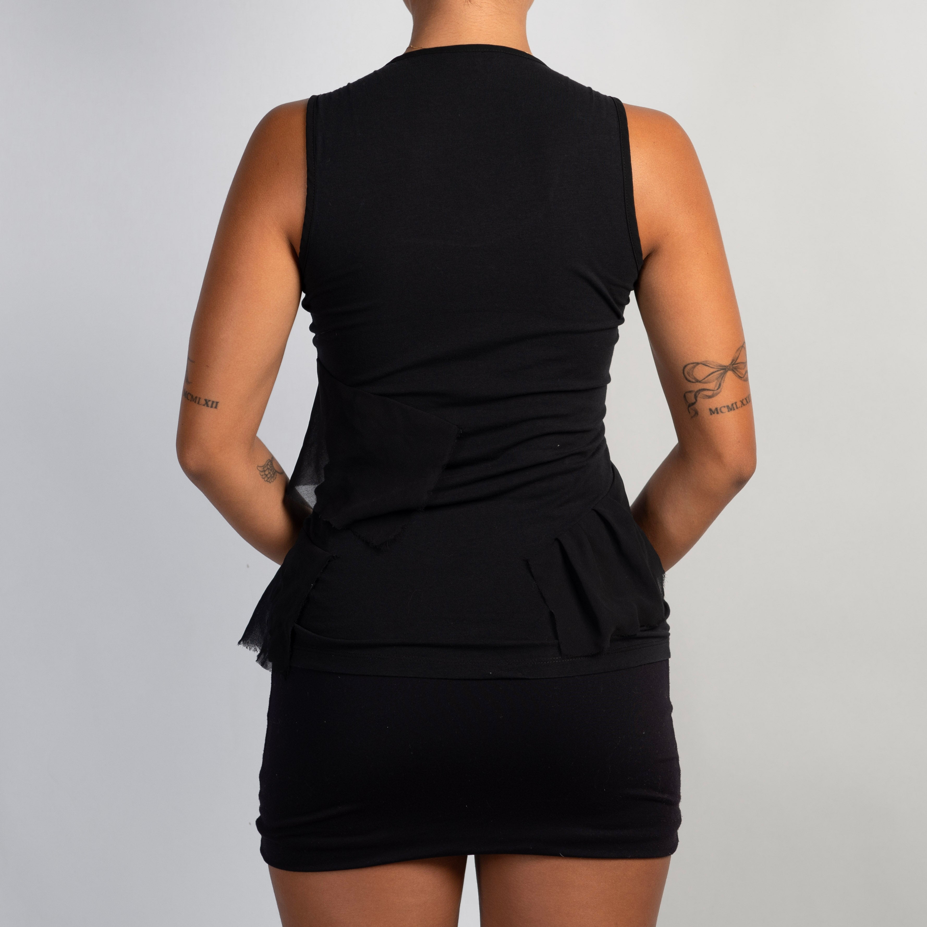 BLACK RUFFLE TANK TOP