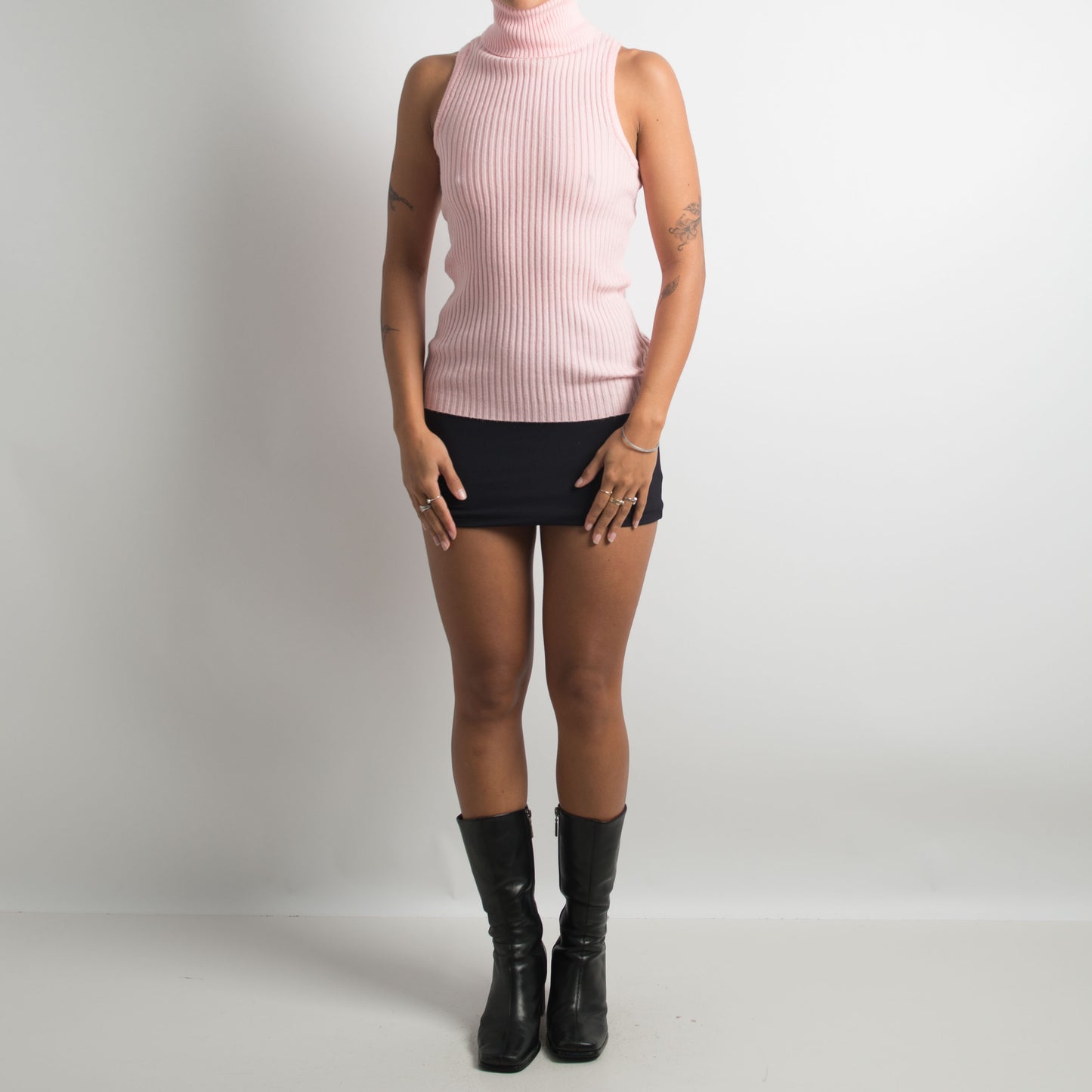 PINK SLEEVELESS TURTLENECK