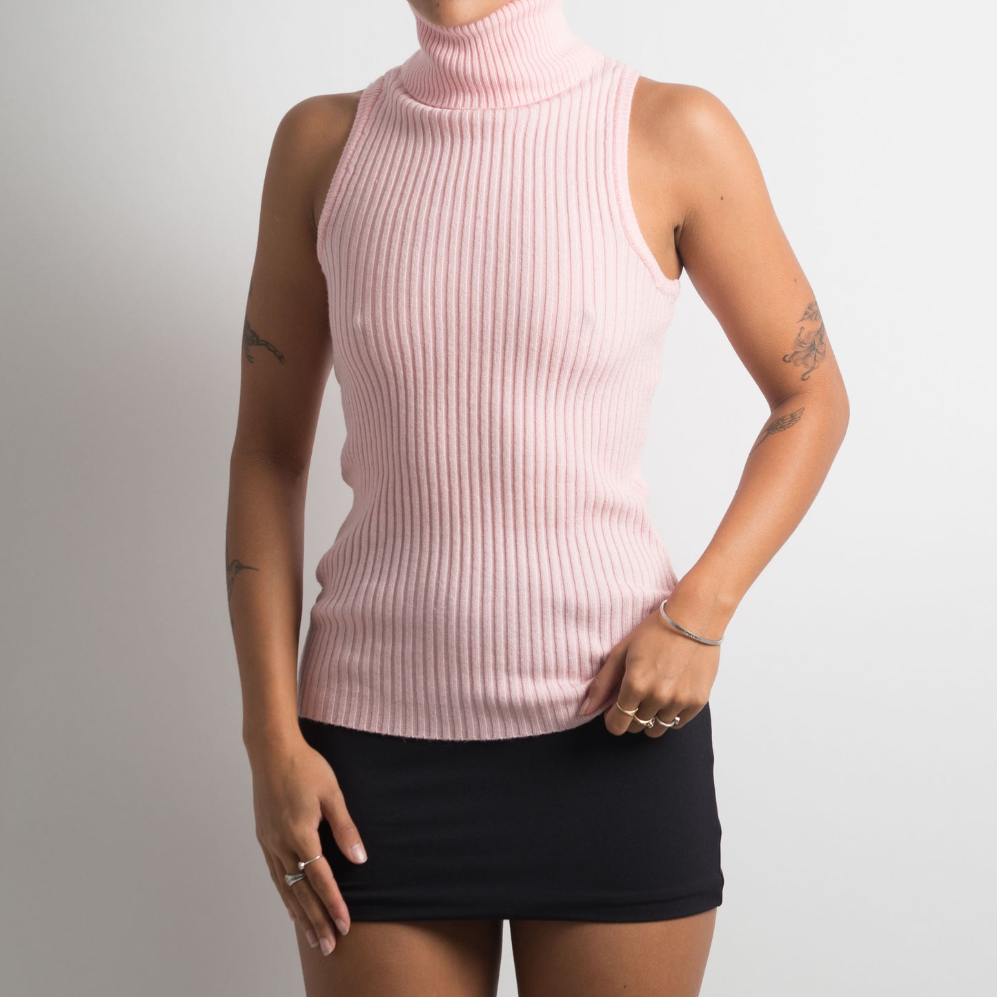 PINK SLEEVELESS TURTLENECK