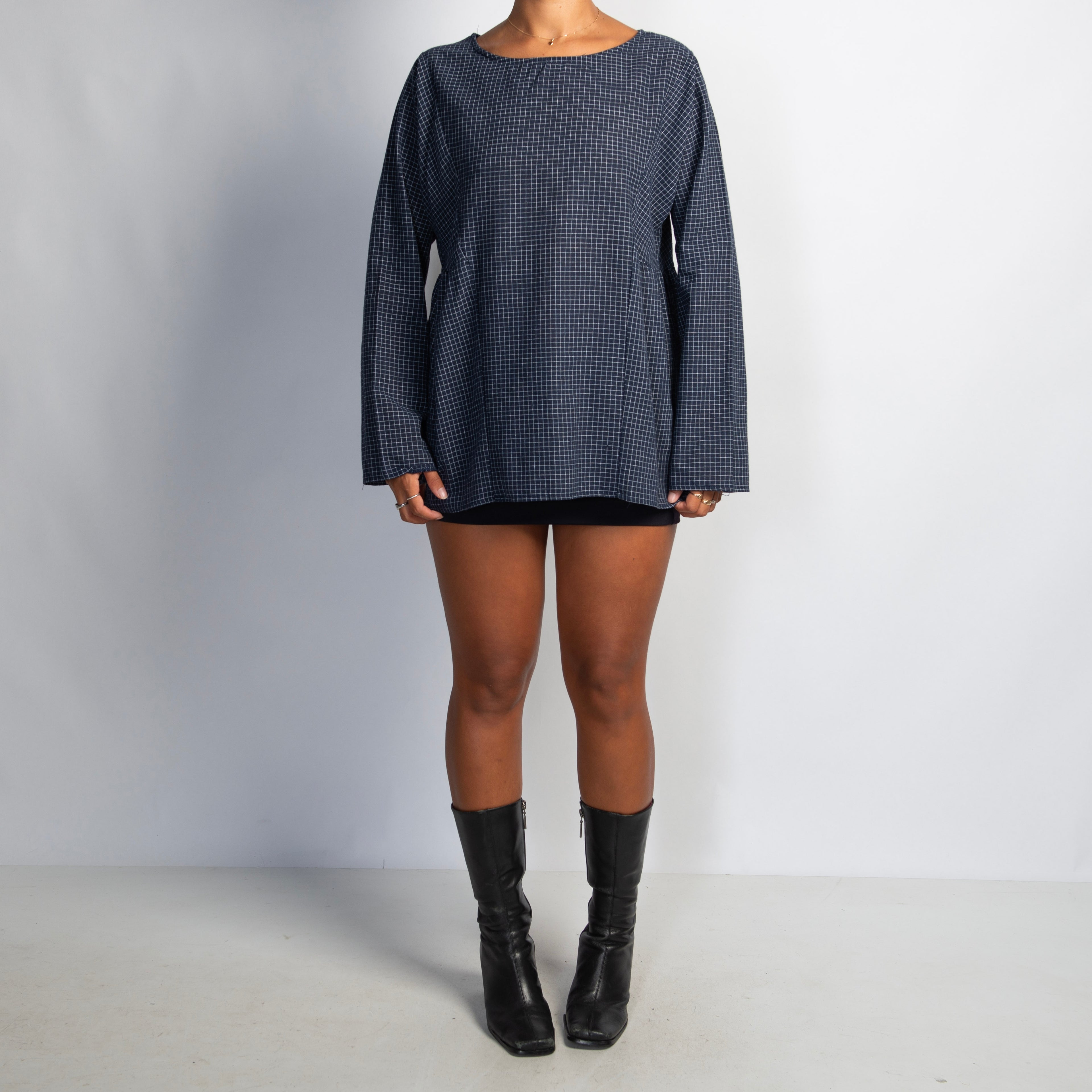 NAVY CHECK LONG SLEEVE TOP