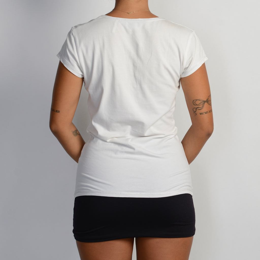 WHITE V NECK TEE
