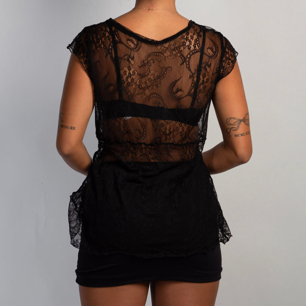 BLACK LACE TIE FRONT TOP