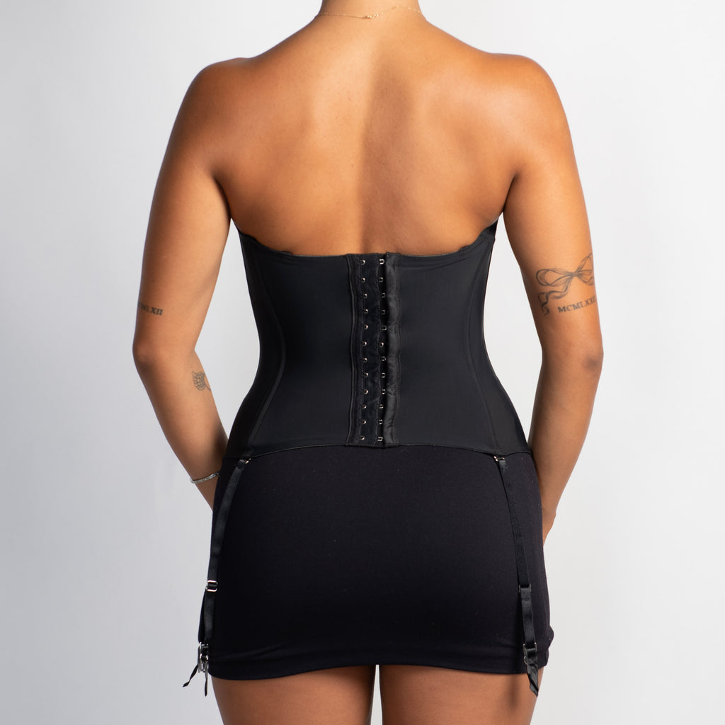 BLACK STRAPLESS BUSTIER