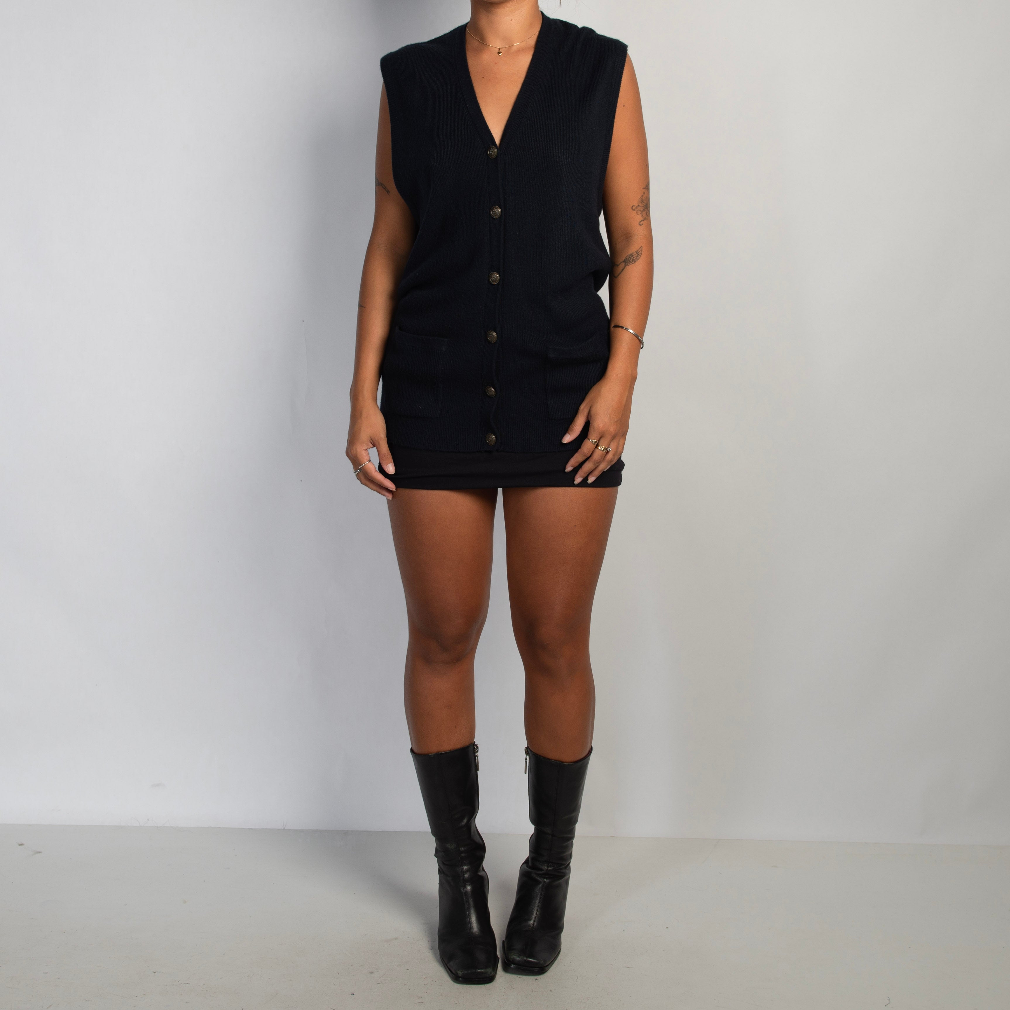 DARK NAVY KNIT VEST