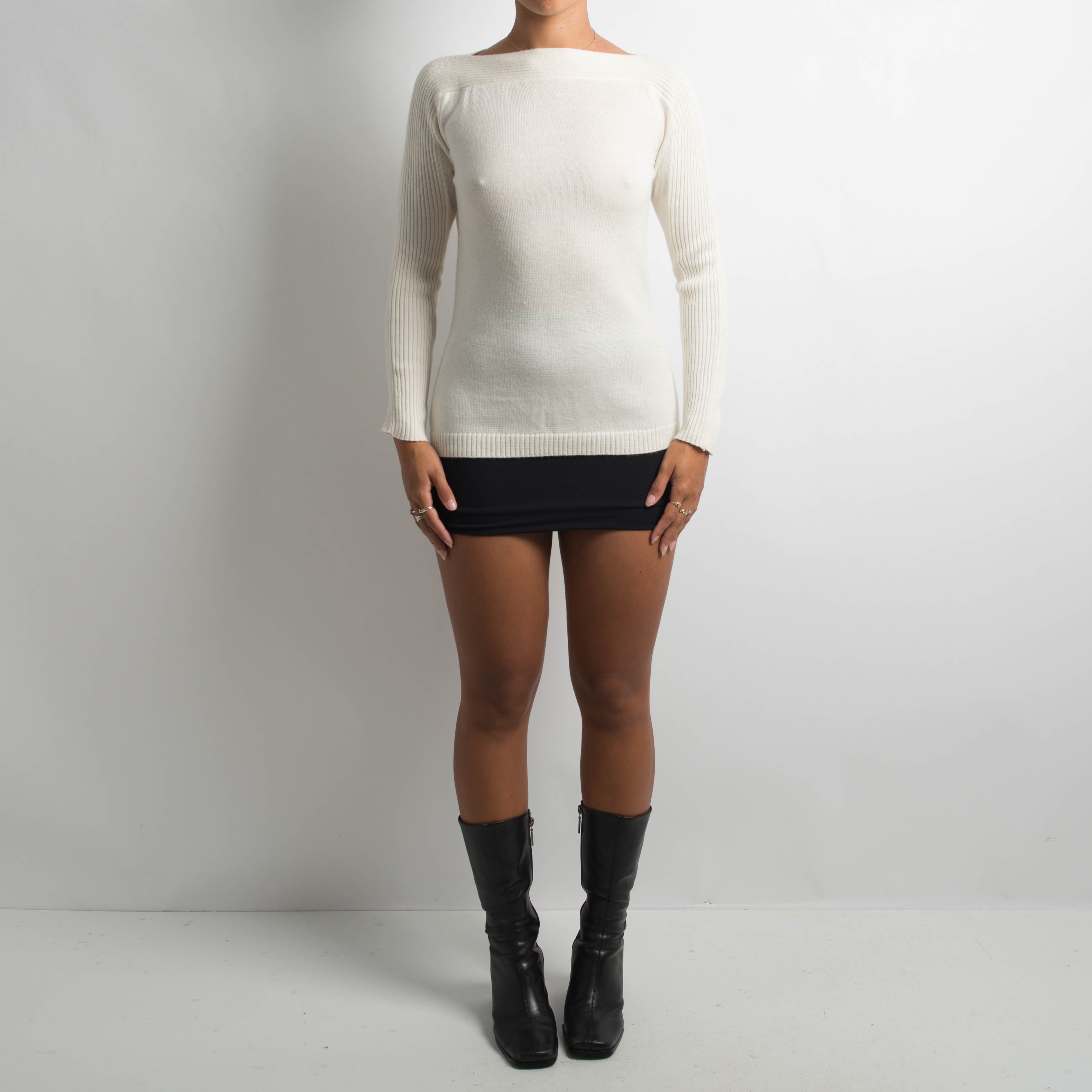 WHITE BOAT NECK KNIT TOP