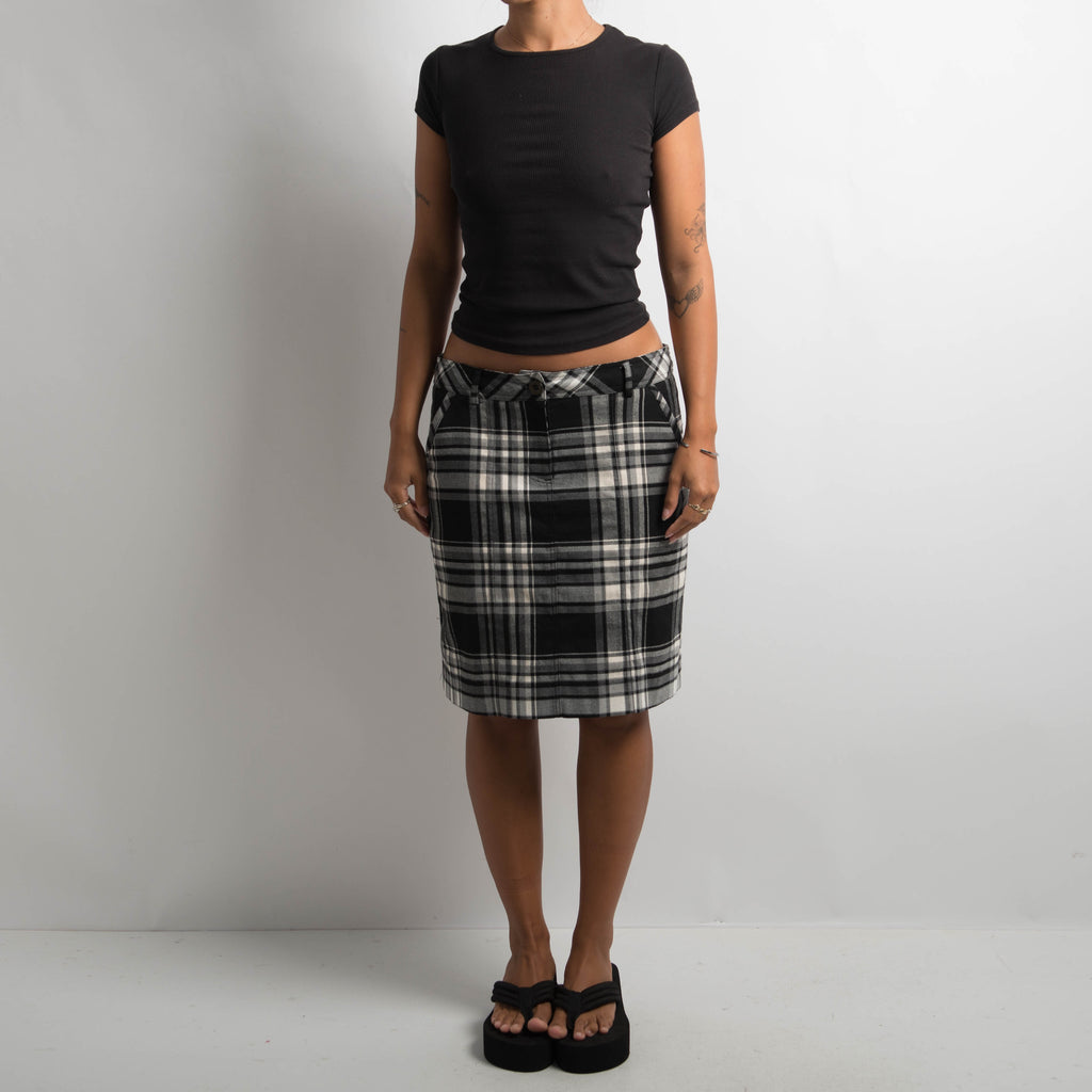 PLAID KNEE LENGTH SKIRT