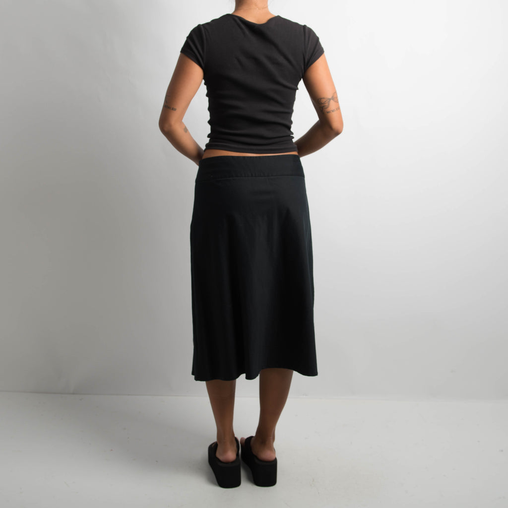 FLORAL EMBROIDERED SKIRT