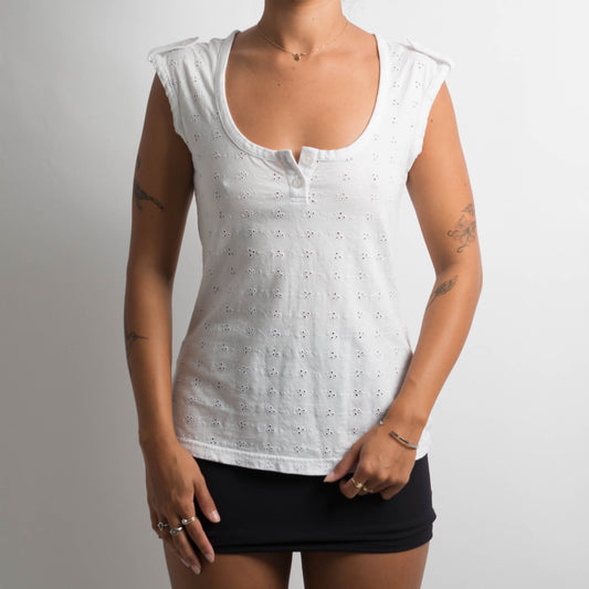 WHITE EMBROIDERED TOP