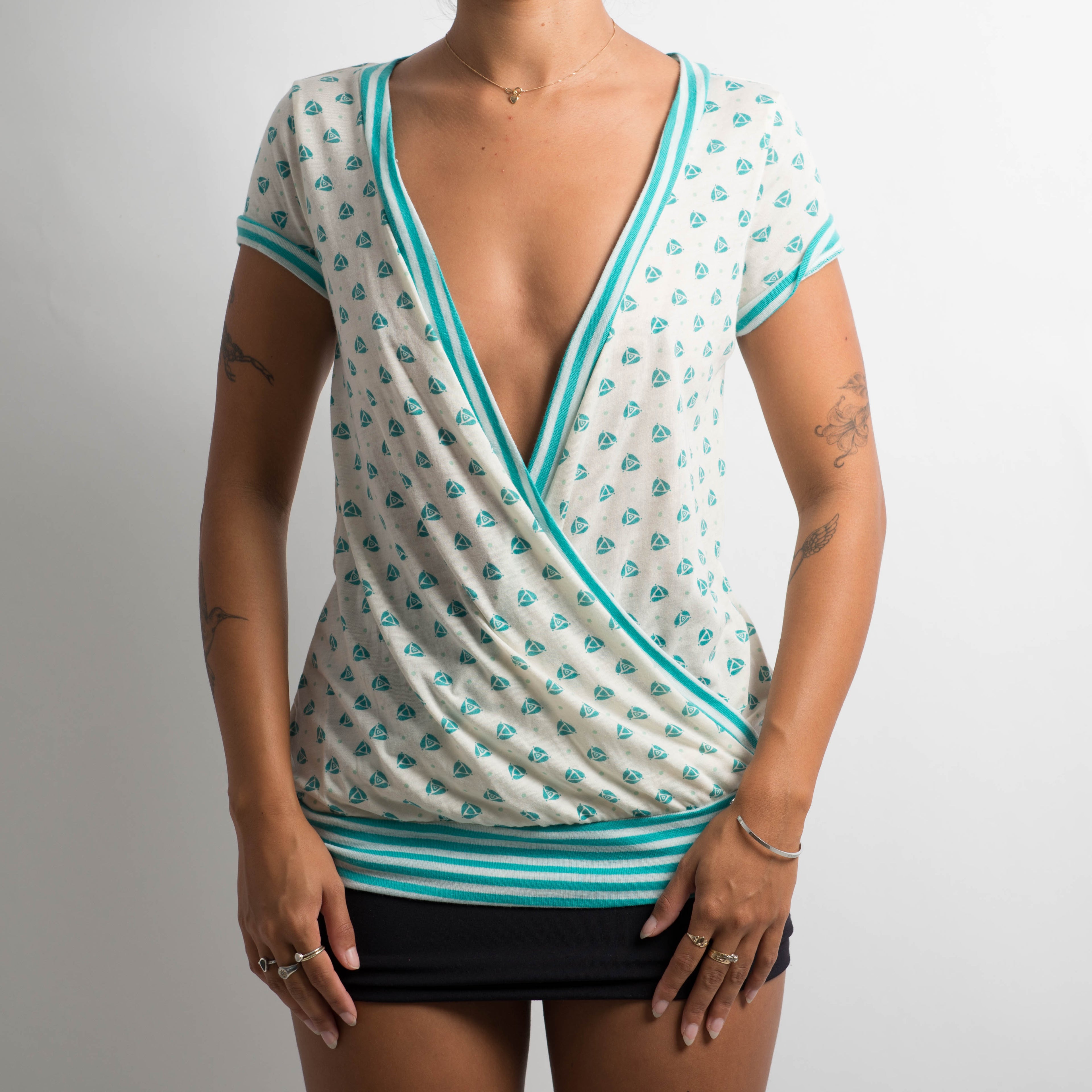 PATTERNED SHORT SLEEVE TOP