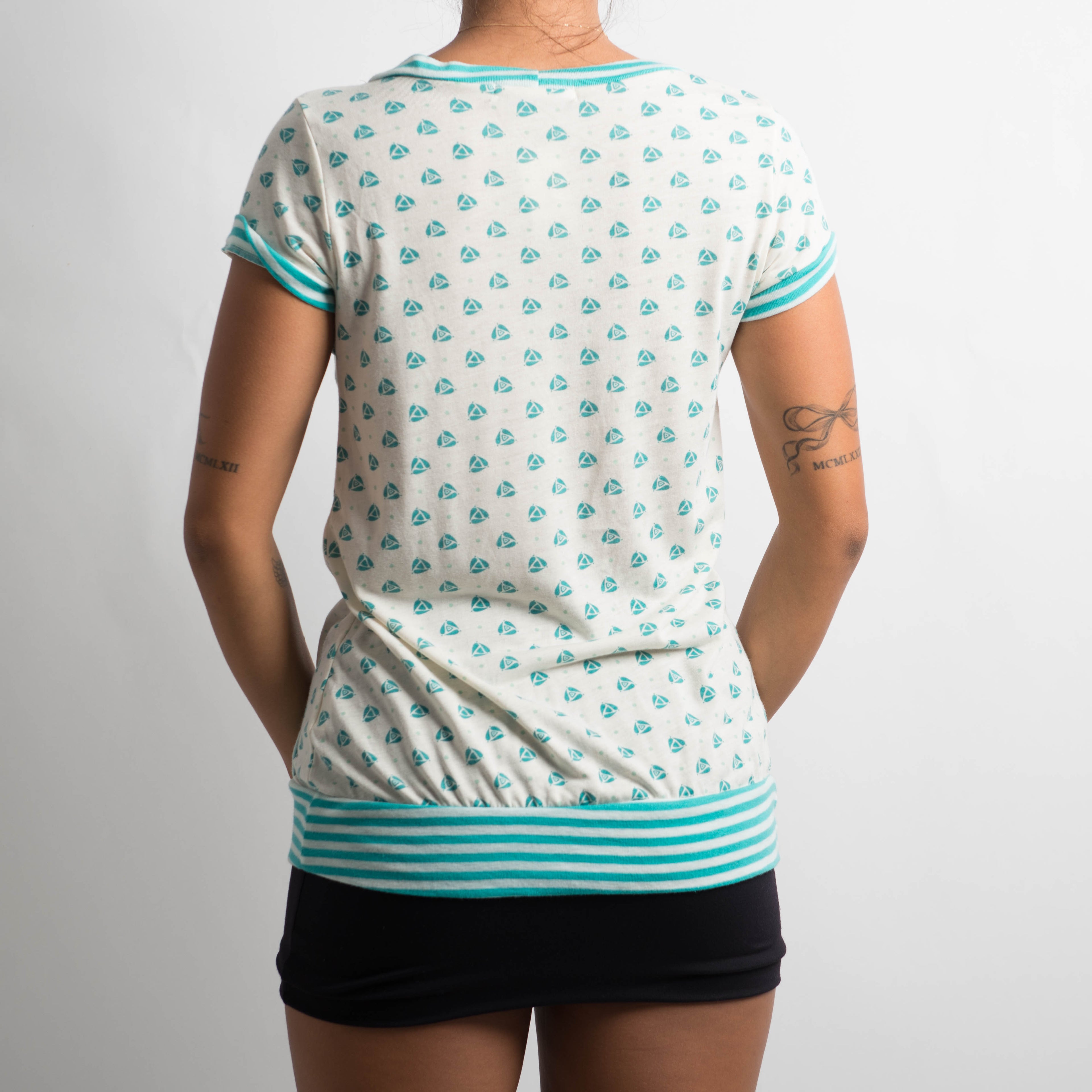 PATTERNED SHORT SLEEVE TOP