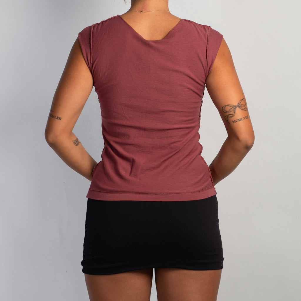 GRAPHIC SLEEVELESS TOP