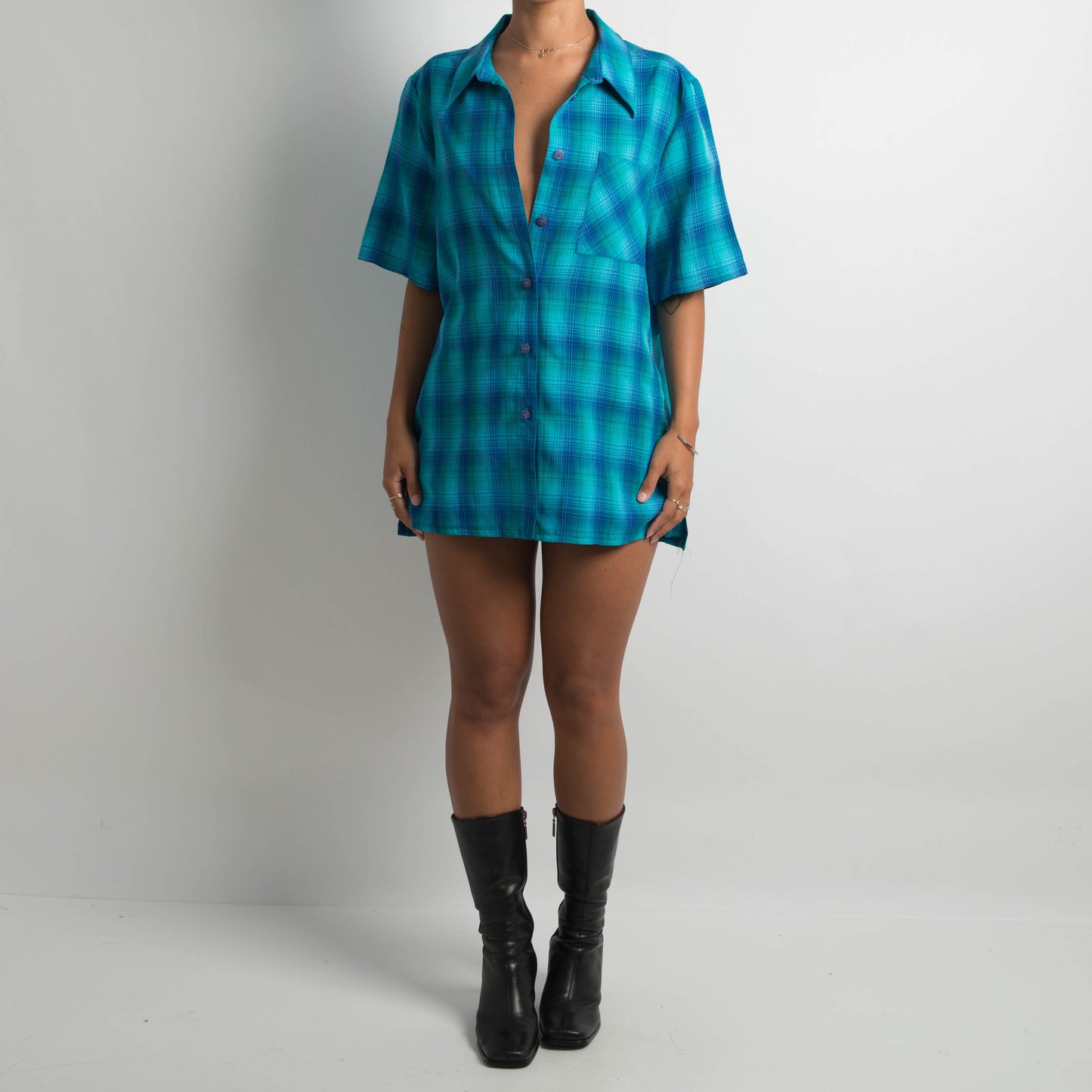 BLUE PLAID BUTTON UP BLOUSE