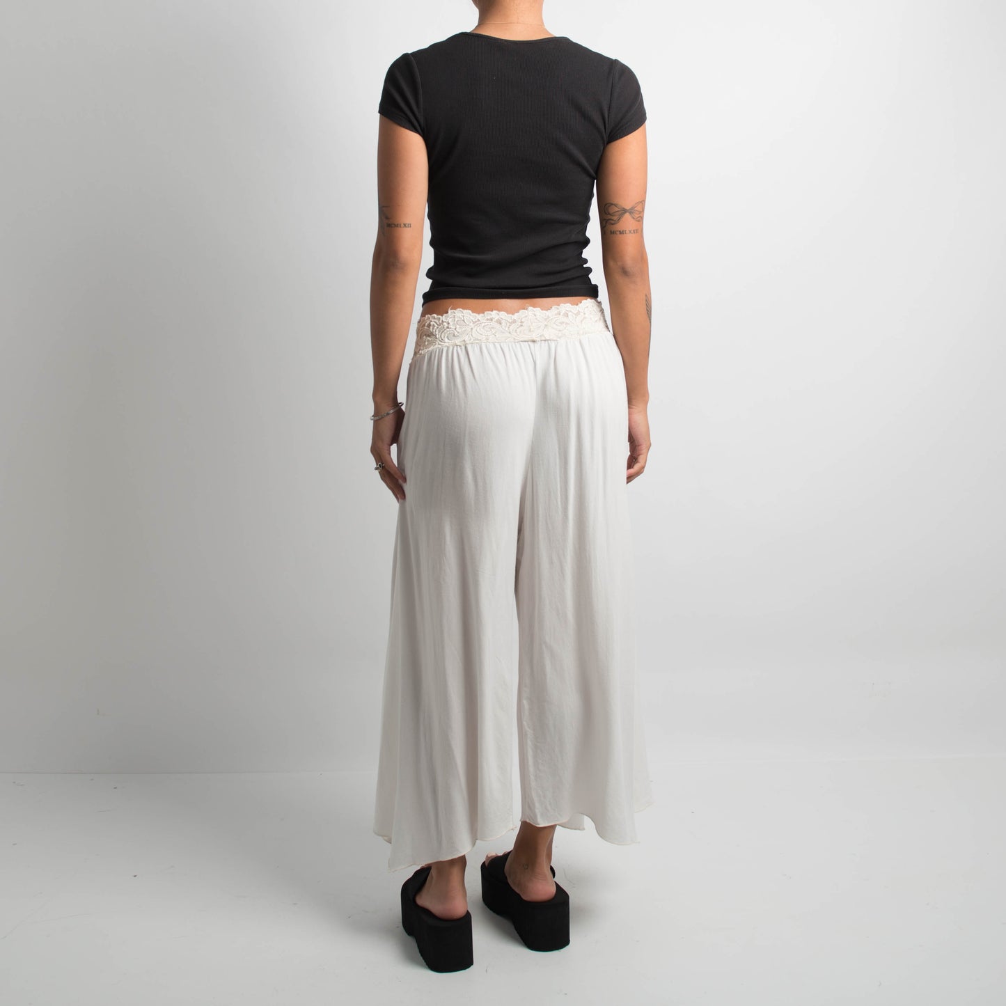 FLOWY WIDE LEG PANTS