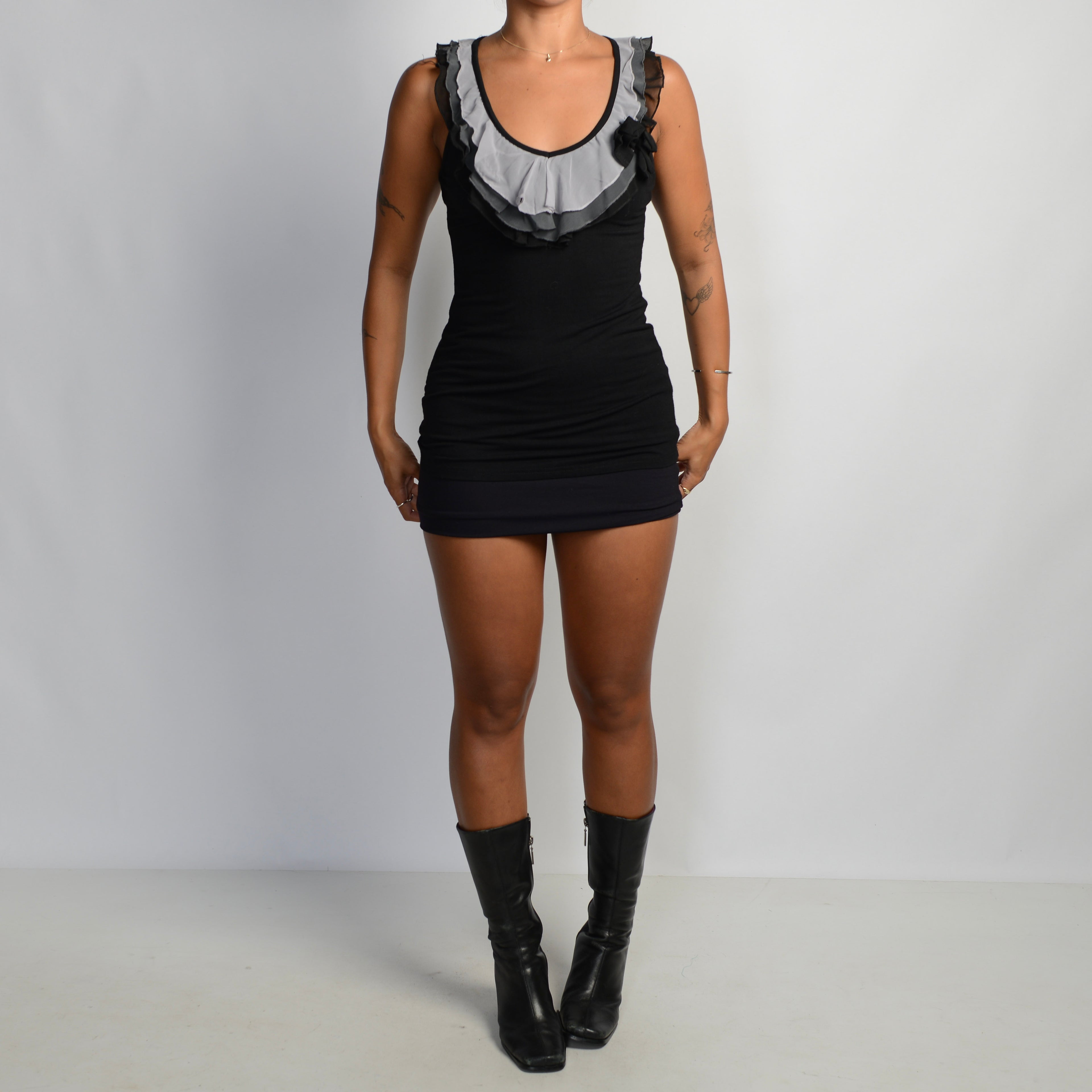 BLACK RUFFLE TANK TOP