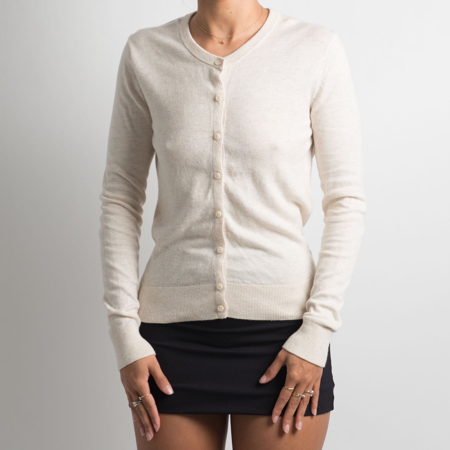 THIN CREAM KNIT CARDIGAN